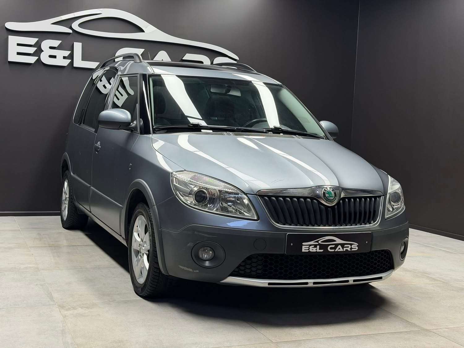 Skoda Roomster Roomster 1.6 CR TDi **12 mois de garantie**