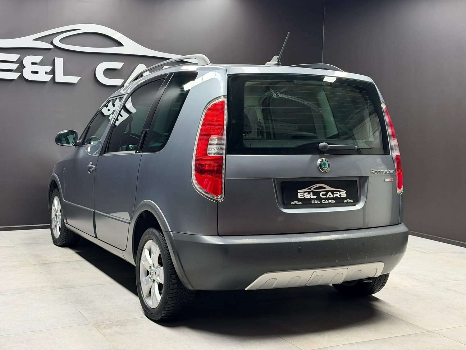 Skoda Roomster Roomster 1.6 CR TDi **12 mois de garantie**