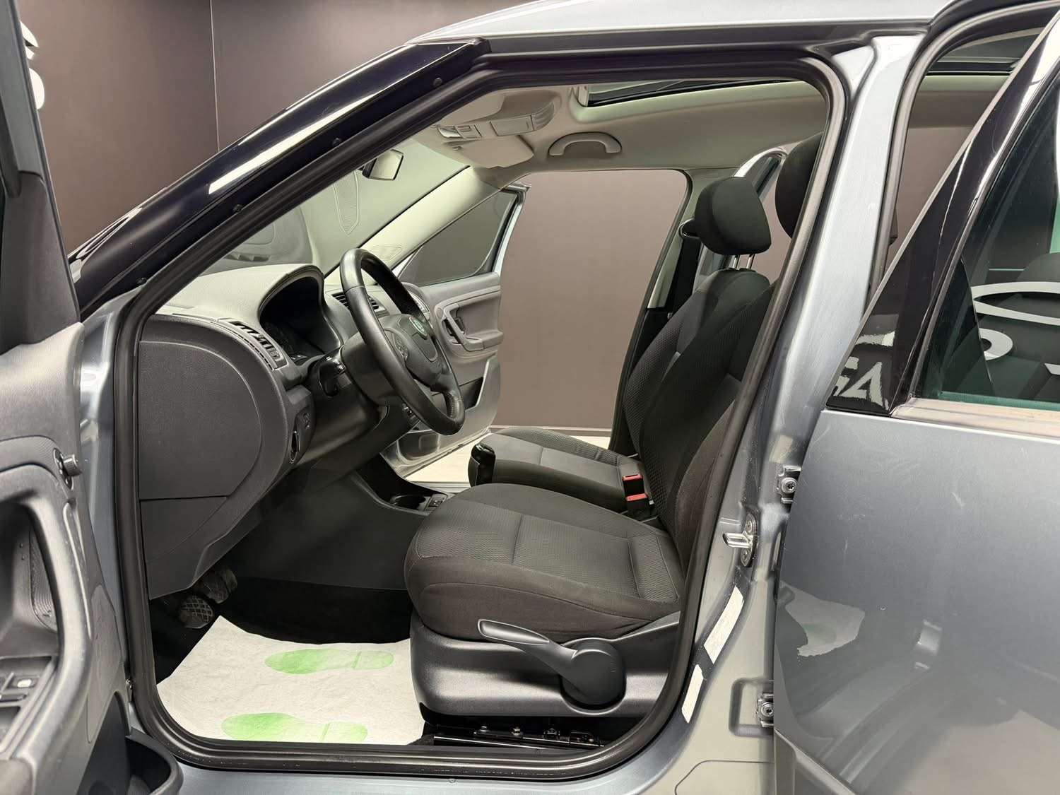 Skoda Roomster Roomster 1.6 CR TDi **12 mois de garantie**