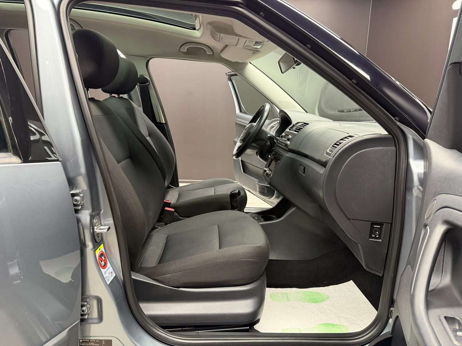 Skoda Roomster Roomster 1.6 CR TDi **12 mois de garantie**