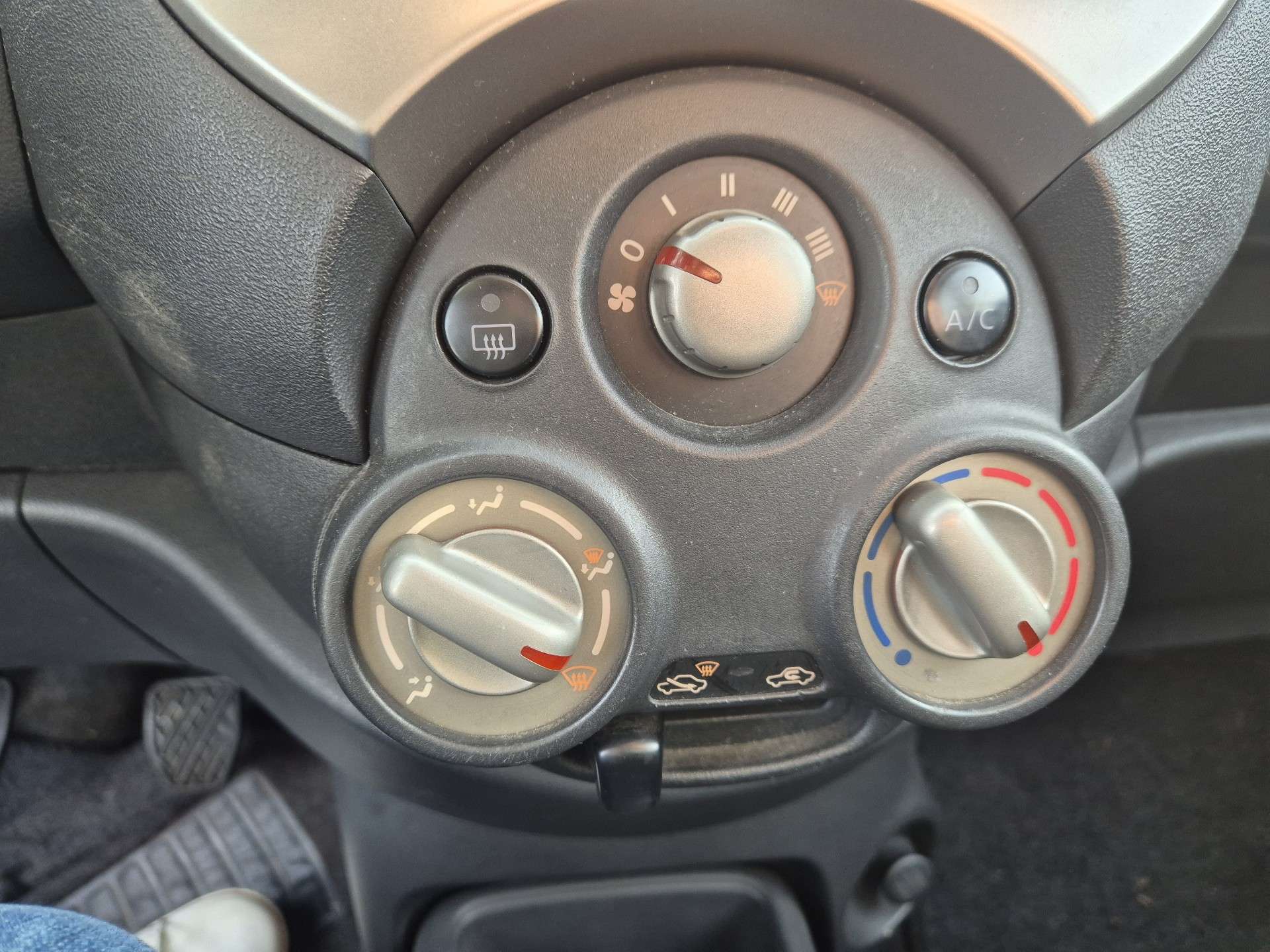 Nissan Micra 1.2i ELLE//BLUETOOTH//DEGATS CARROSSERIE//MARCHAND