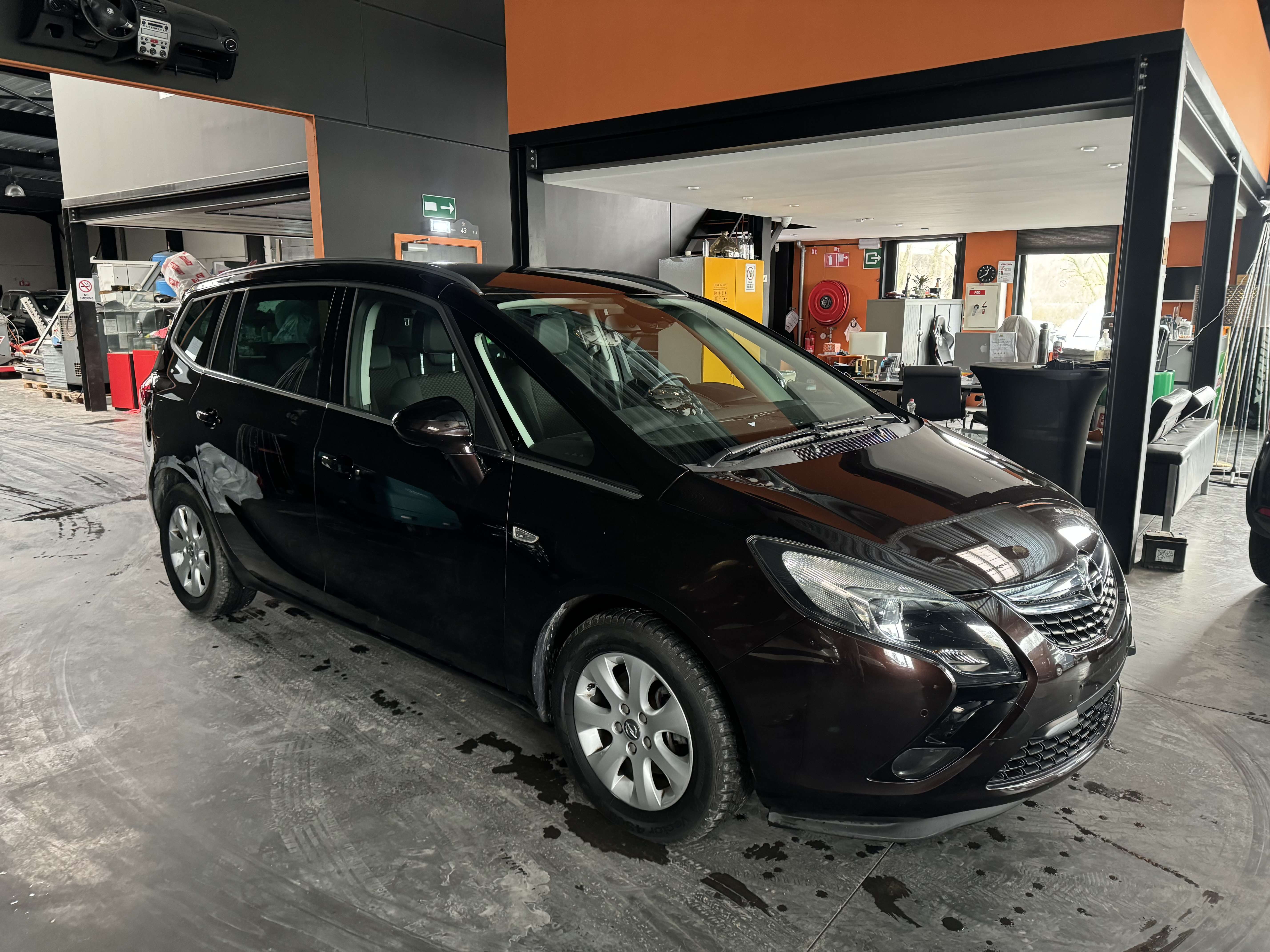 Opel Zafira Tourer 1.4 Turbo - AUTOMATIQUE - LIM/REG - MEDIA - NAVI