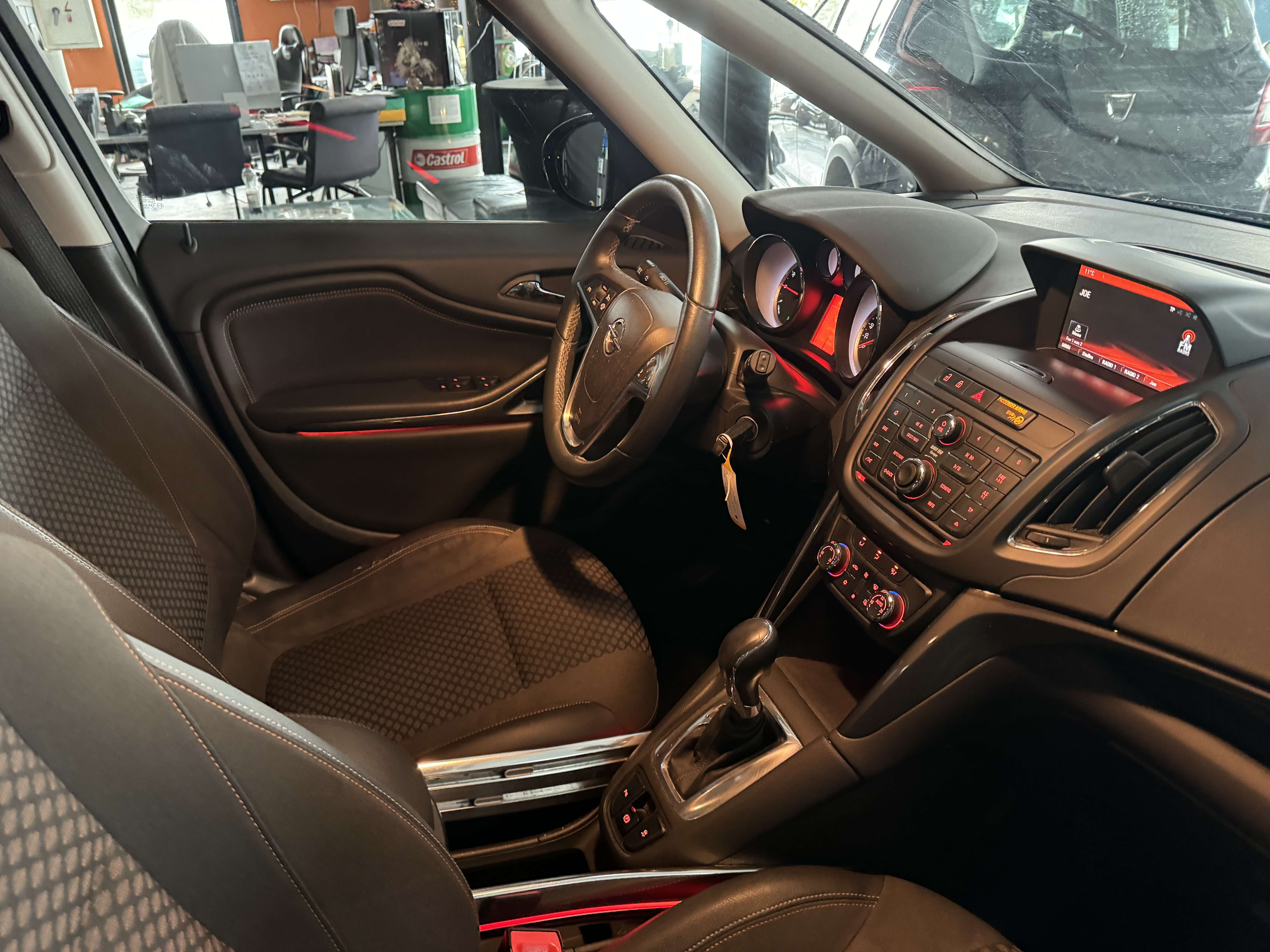 Opel Zafira Tourer 1.4 Turbo - AUTOMATIQUE - LIM/REG - MEDIA - NAVI