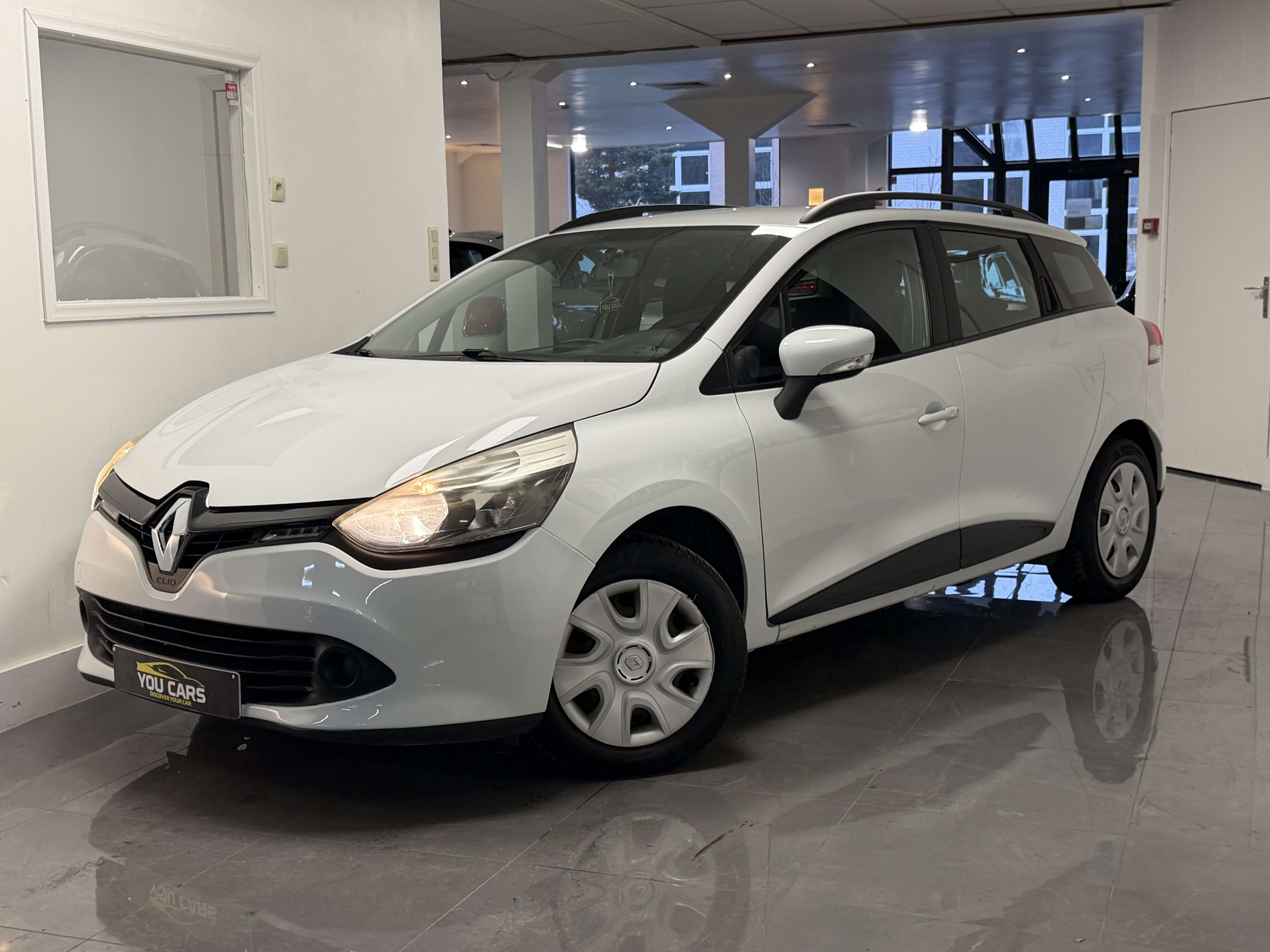 Renault Clio 1.2i Expression 1 Jaar Garantie