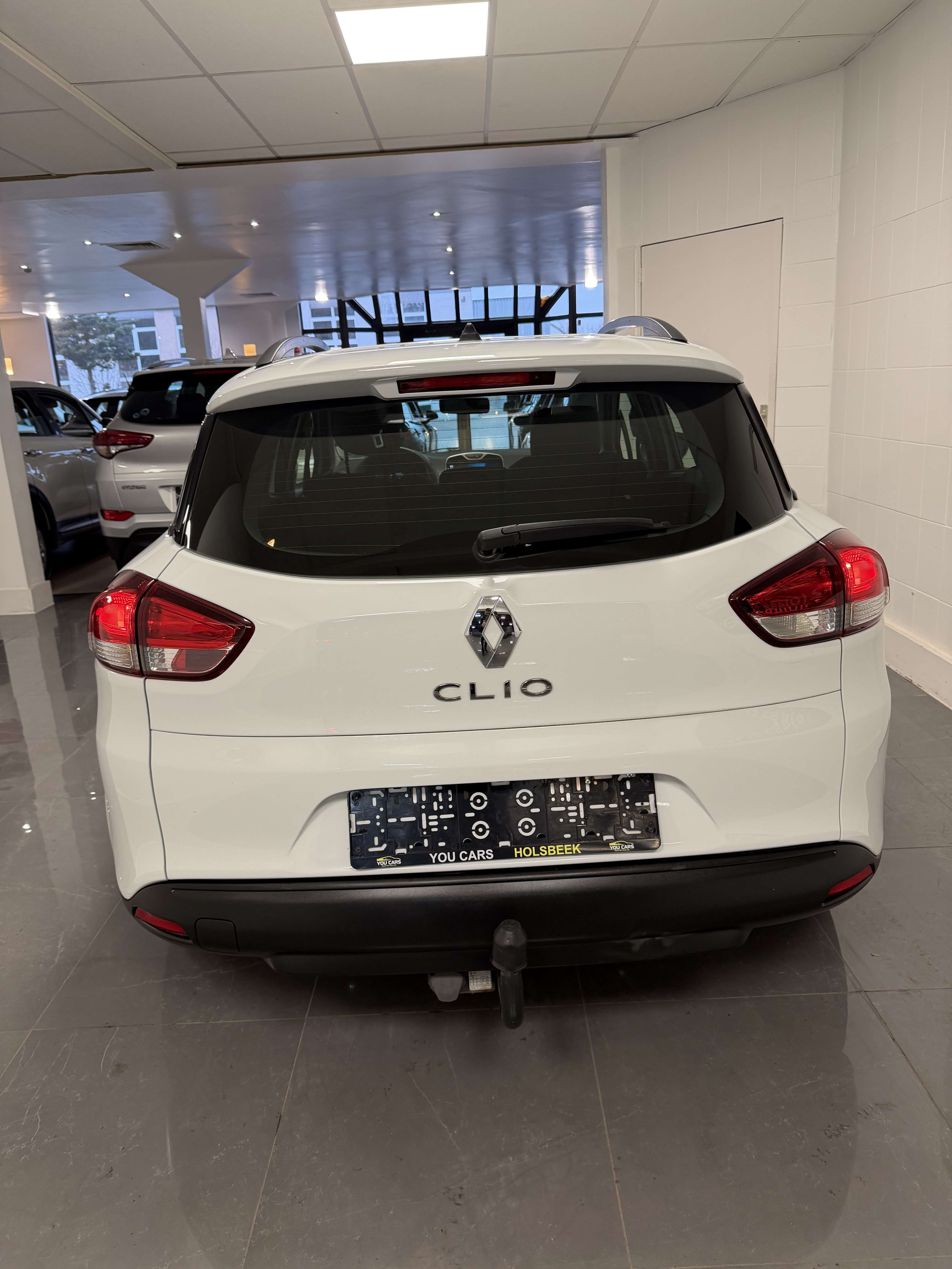 Renault Clio 1.2i Expression 1 Jaar Garantie