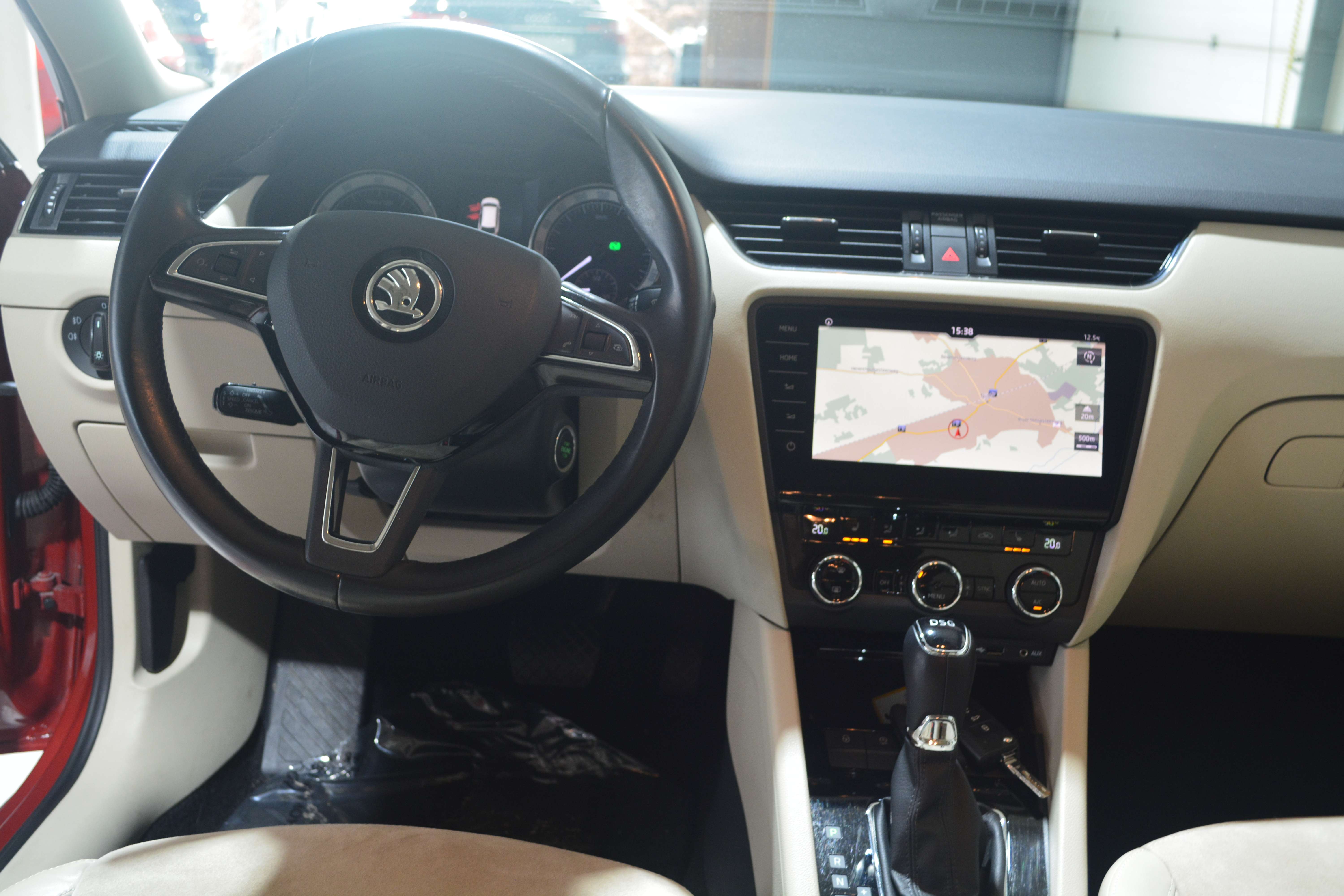 Skoda Octavia Octavia SW 1.0 TSI Style DSG / LEDER / NAVI + CAM