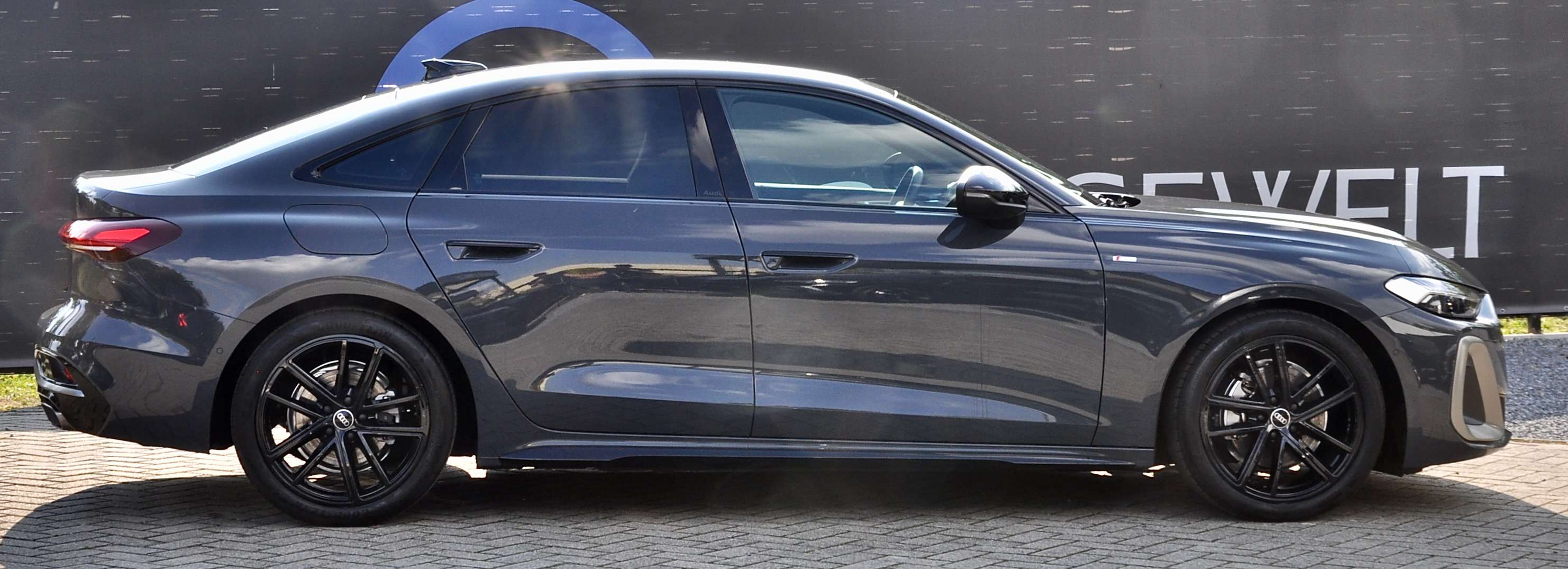Audi A5 40TFSI EDITION ONE SLINE AMBIENT CARPLAY TREKHAAK