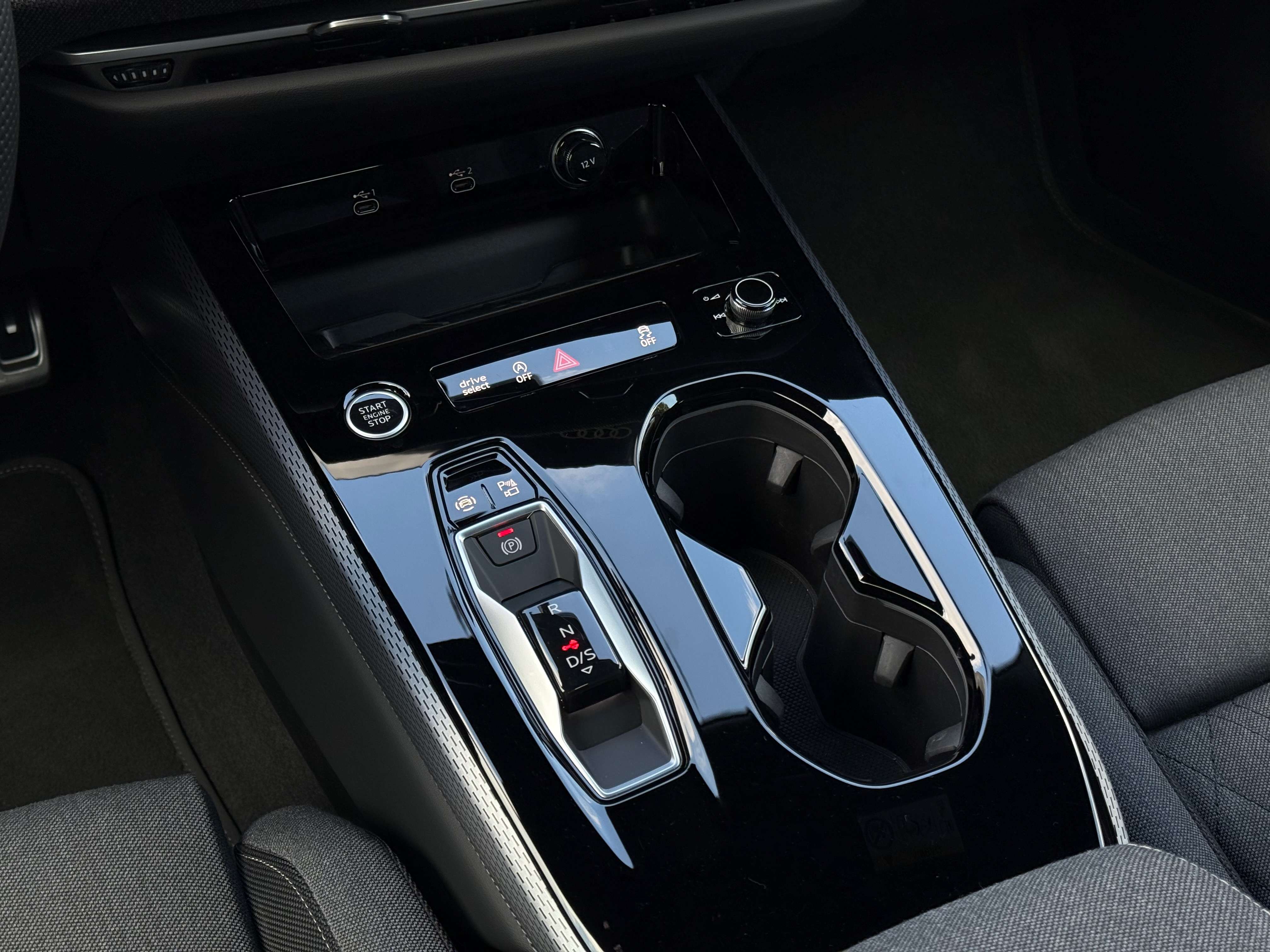 Audi A5 40TFSI EDITION ONE SLINE AMBIENT CARPLAY TREKHAAK