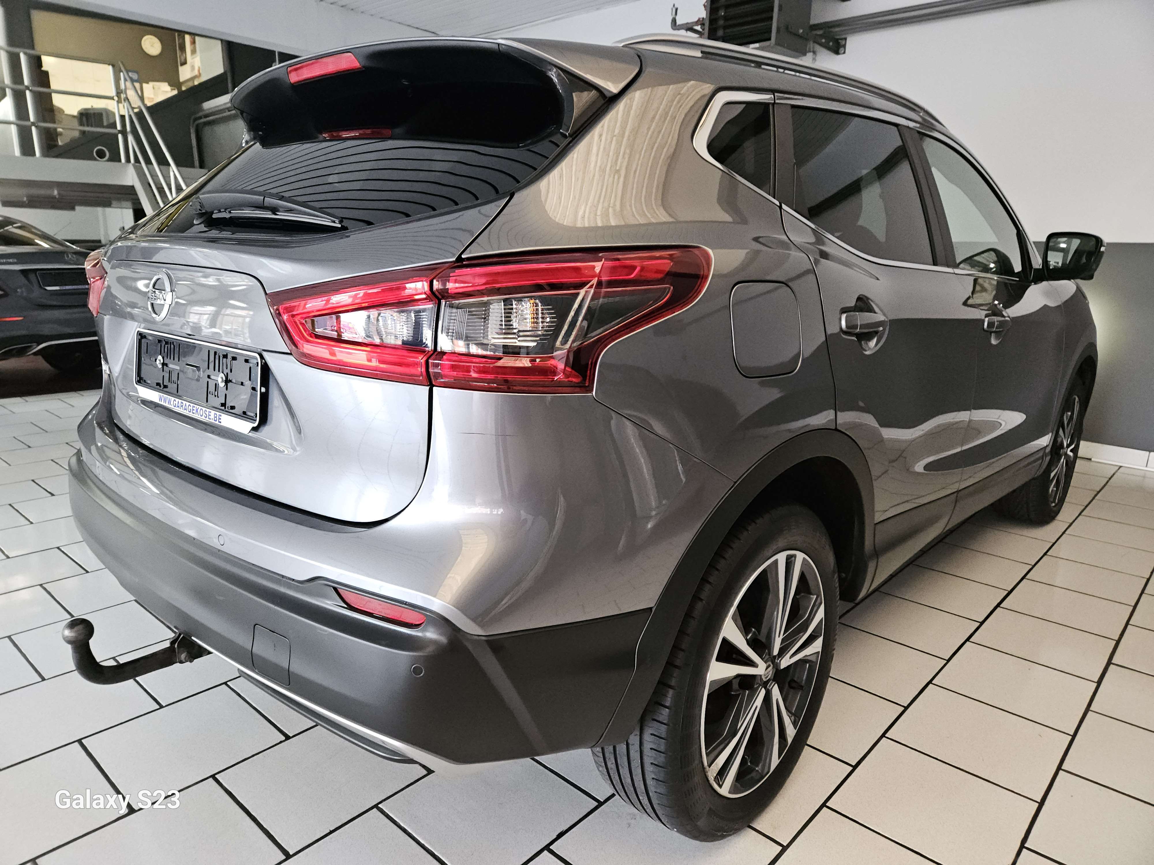 Nissan Qashqai NAVIGATION TOIT PANO ATTACHE REMORQUE 70871 KM