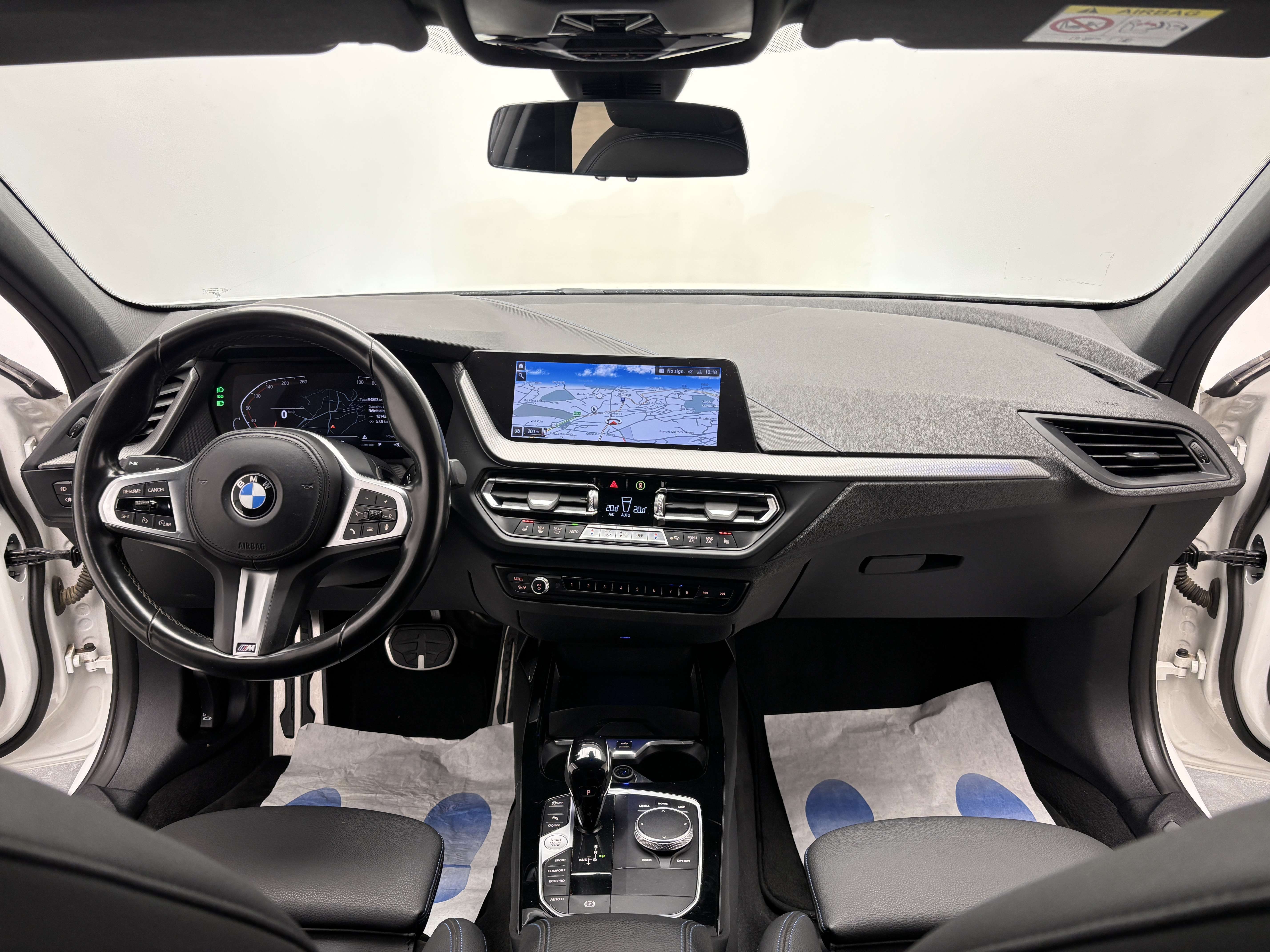BMW 118 iA *PACK M*CARPLAY*SIEGES CHAUFFANTS*LED*GARANTIE*