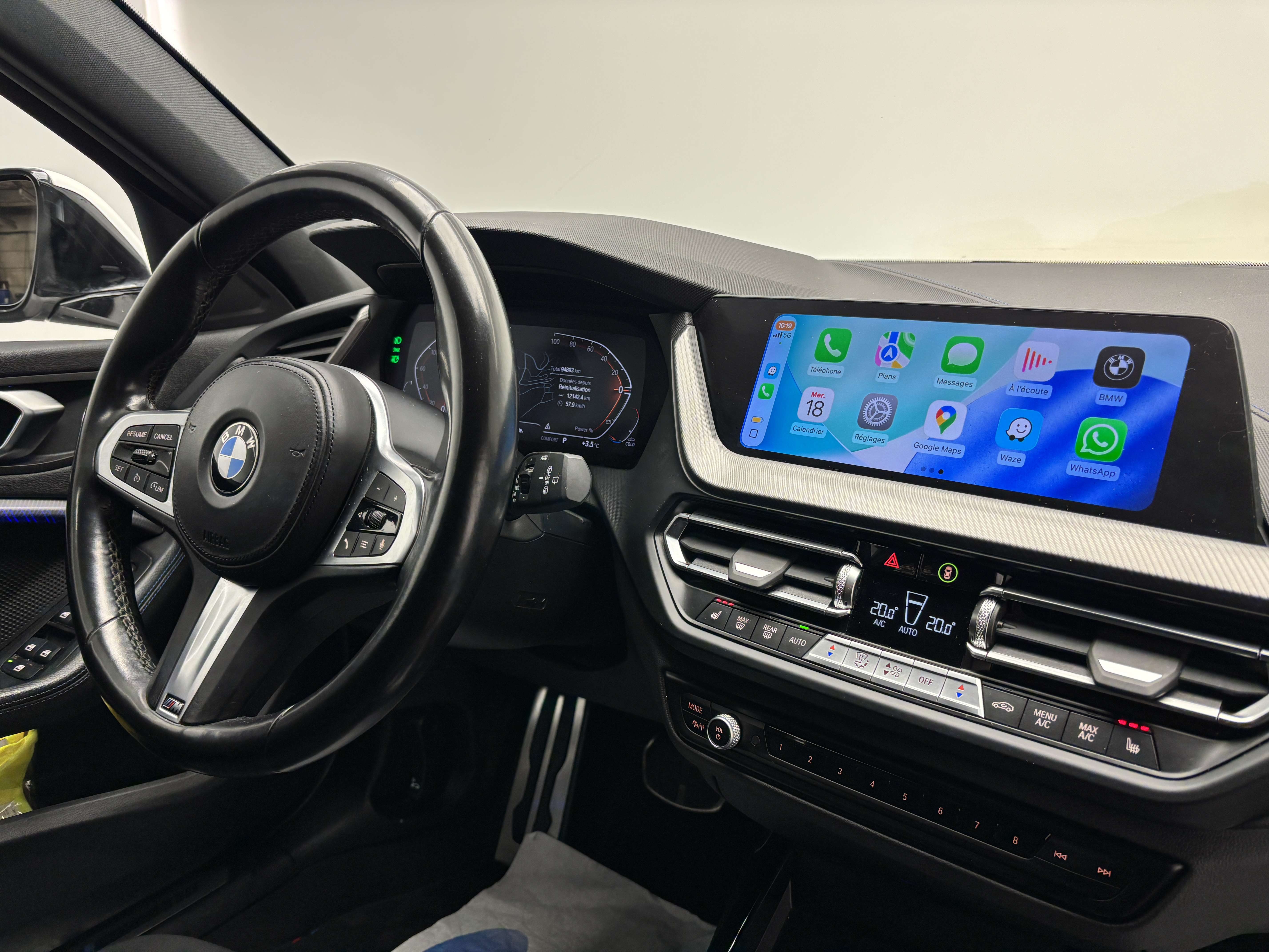 BMW 118 iA *PACK M*CARPLAY*SIEGES CHAUFFANTS*LED*GARANTIE*