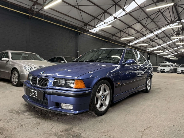 BMW 318 is * OLDTIMER * PACK M * TOIT OUVRANT * CLIM