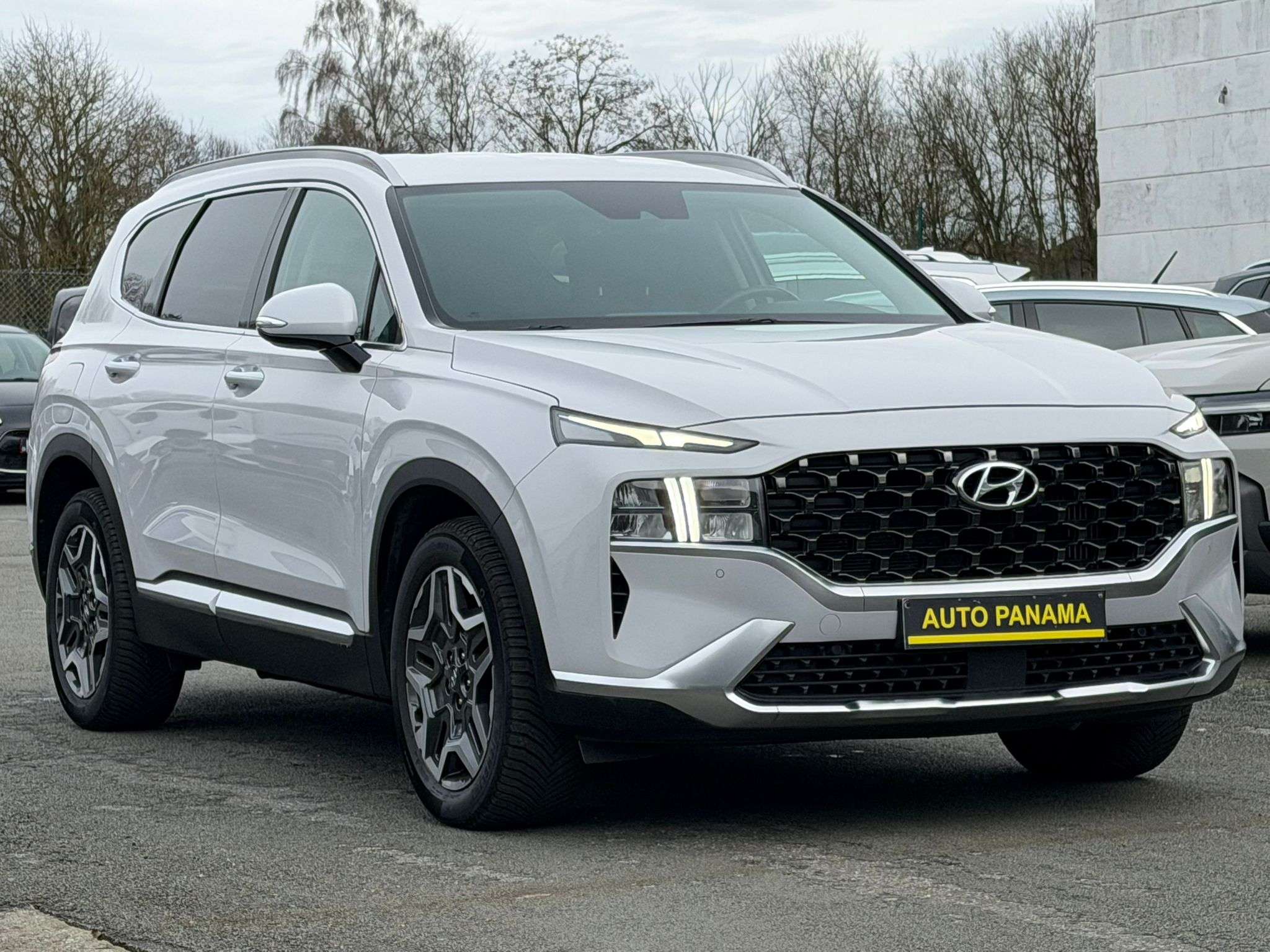 Hyundai SANTA FE Santa Fe PLUG IN HYBRIDE 1.6 T-GDi 4WD Shine 7pl