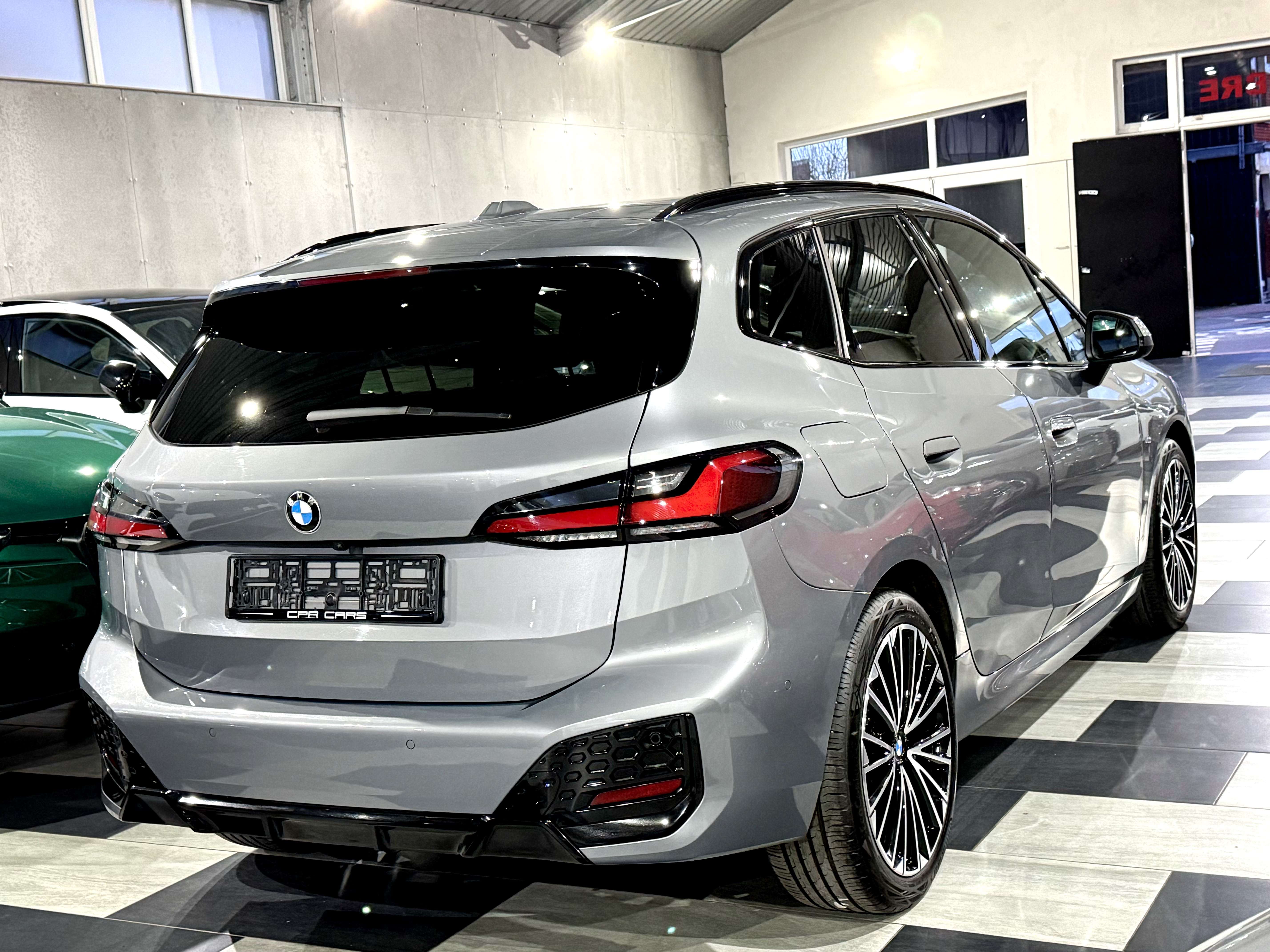 BMW 218 iA M Sport Shadow Line 1e Main Etat Neuf