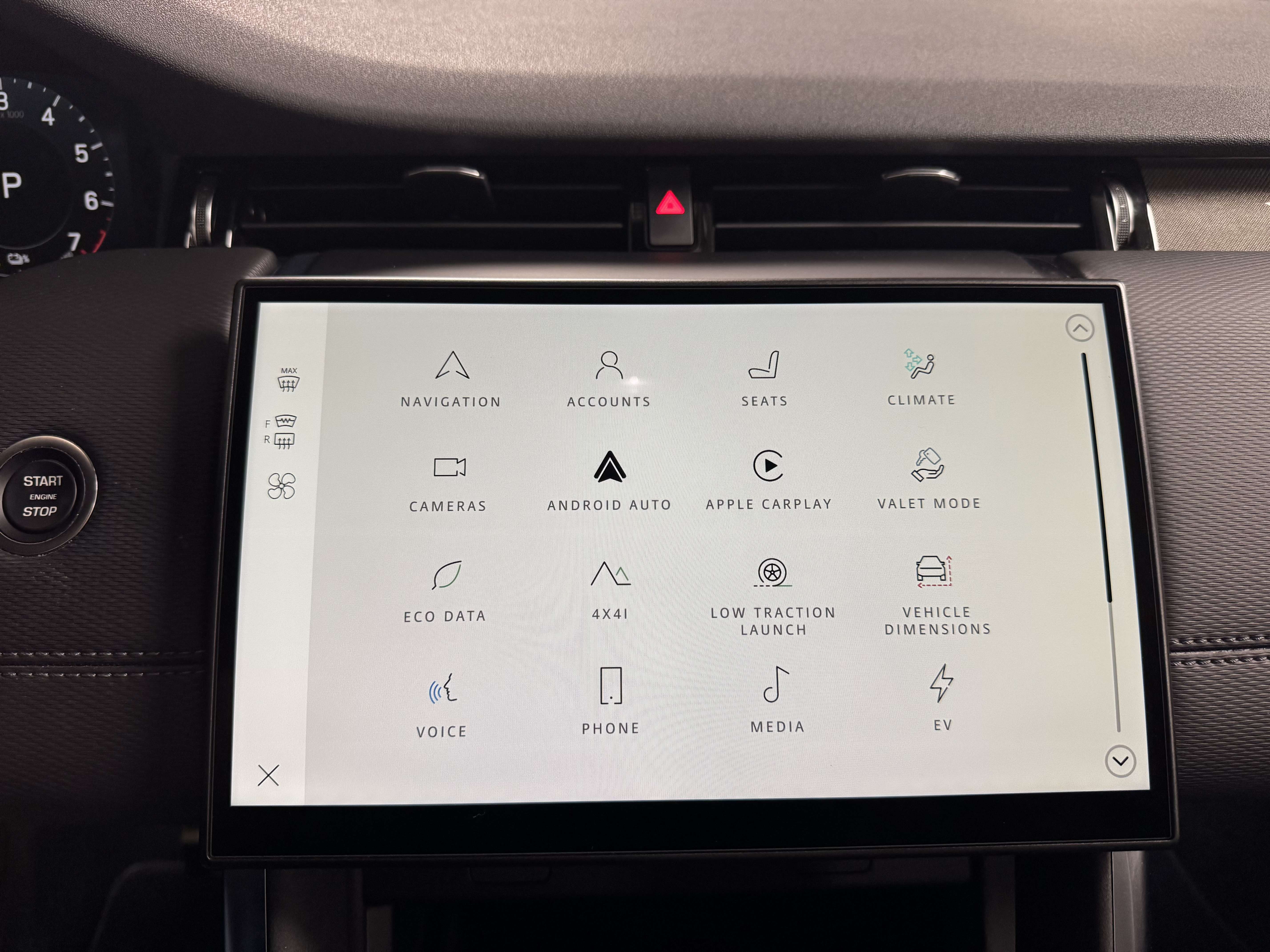 Land Rover Discovery Sport P300e Dynamic SE / FACELIFT / CARPLAY / LED / ACC