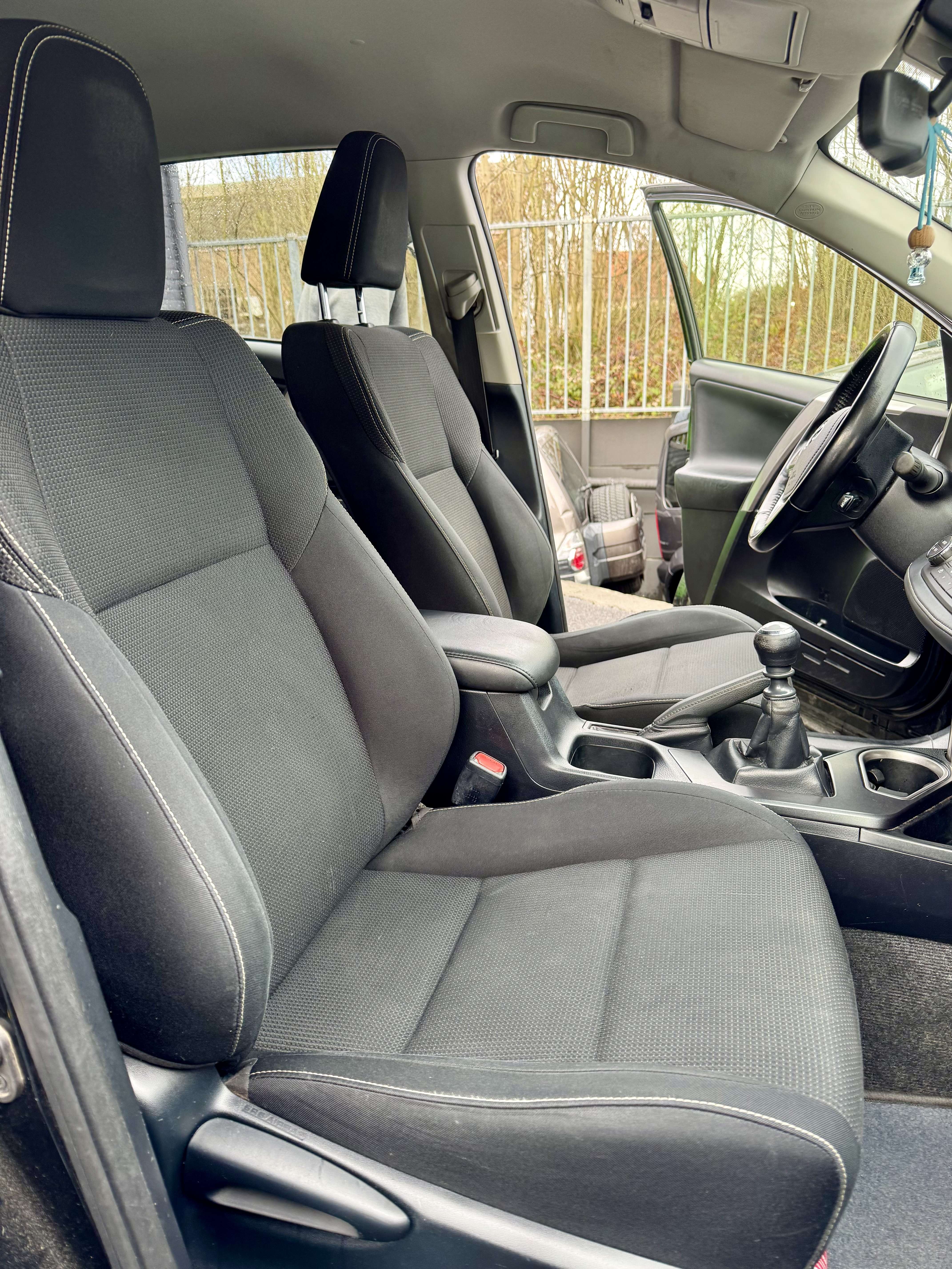Toyota RAV 4 2.0 D4  / Toyota Service / 1 Owner / car-pass B