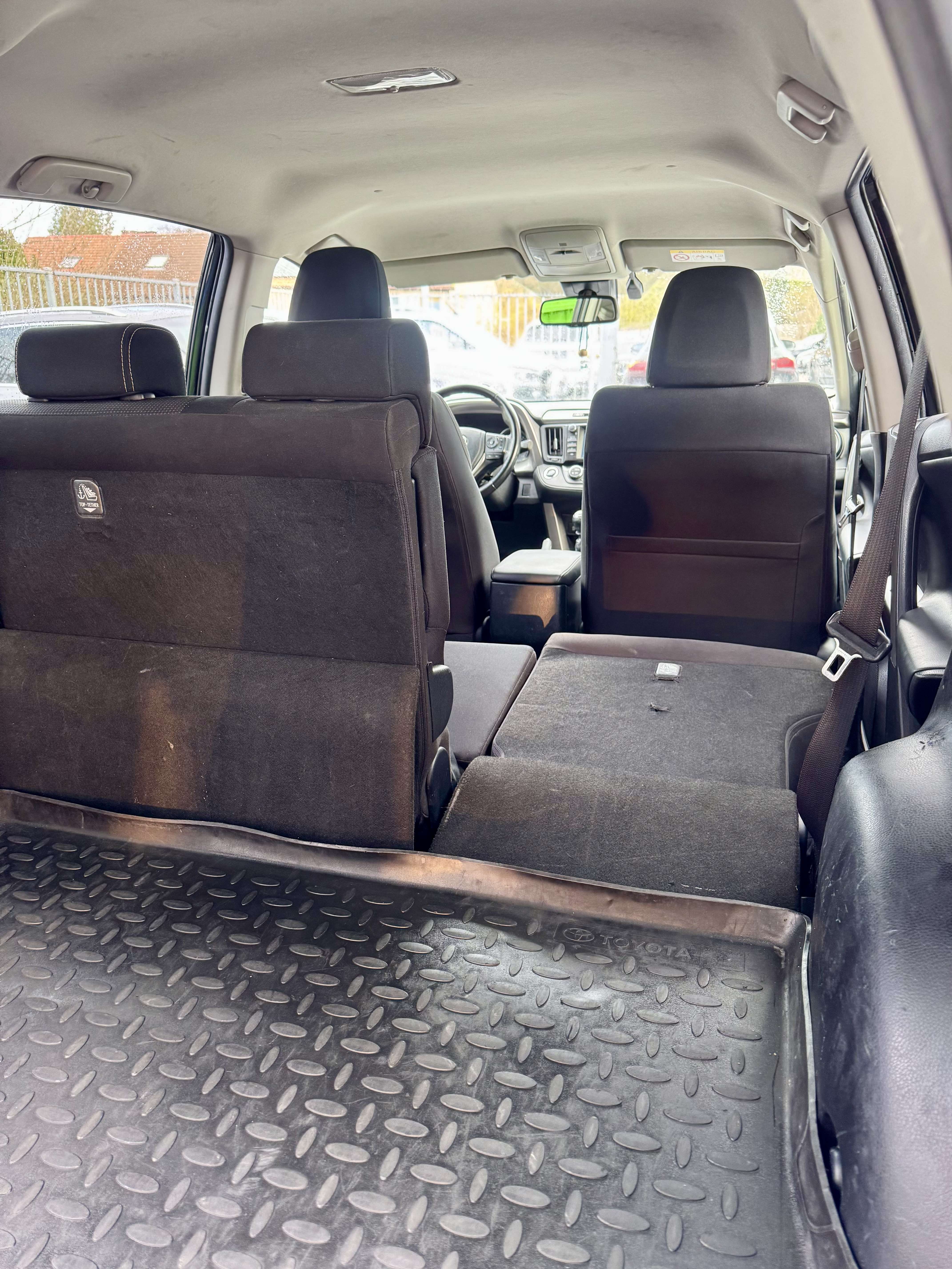 Toyota RAV 4 2.0 D4  / Toyota Service / 1 Owner / car-pass B