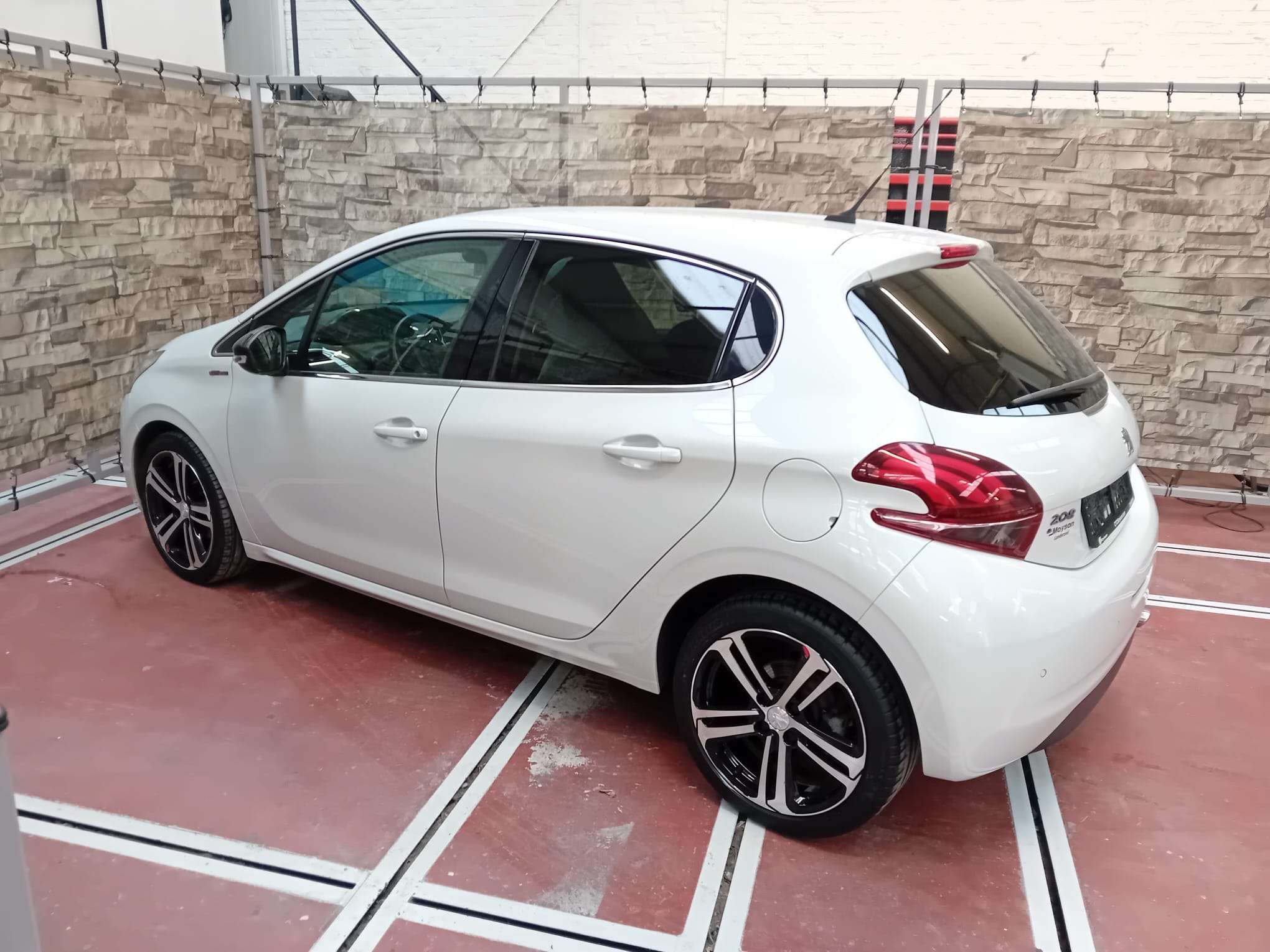 Peugeot 208 208 1.2 GT Line S - 1 jr garantie