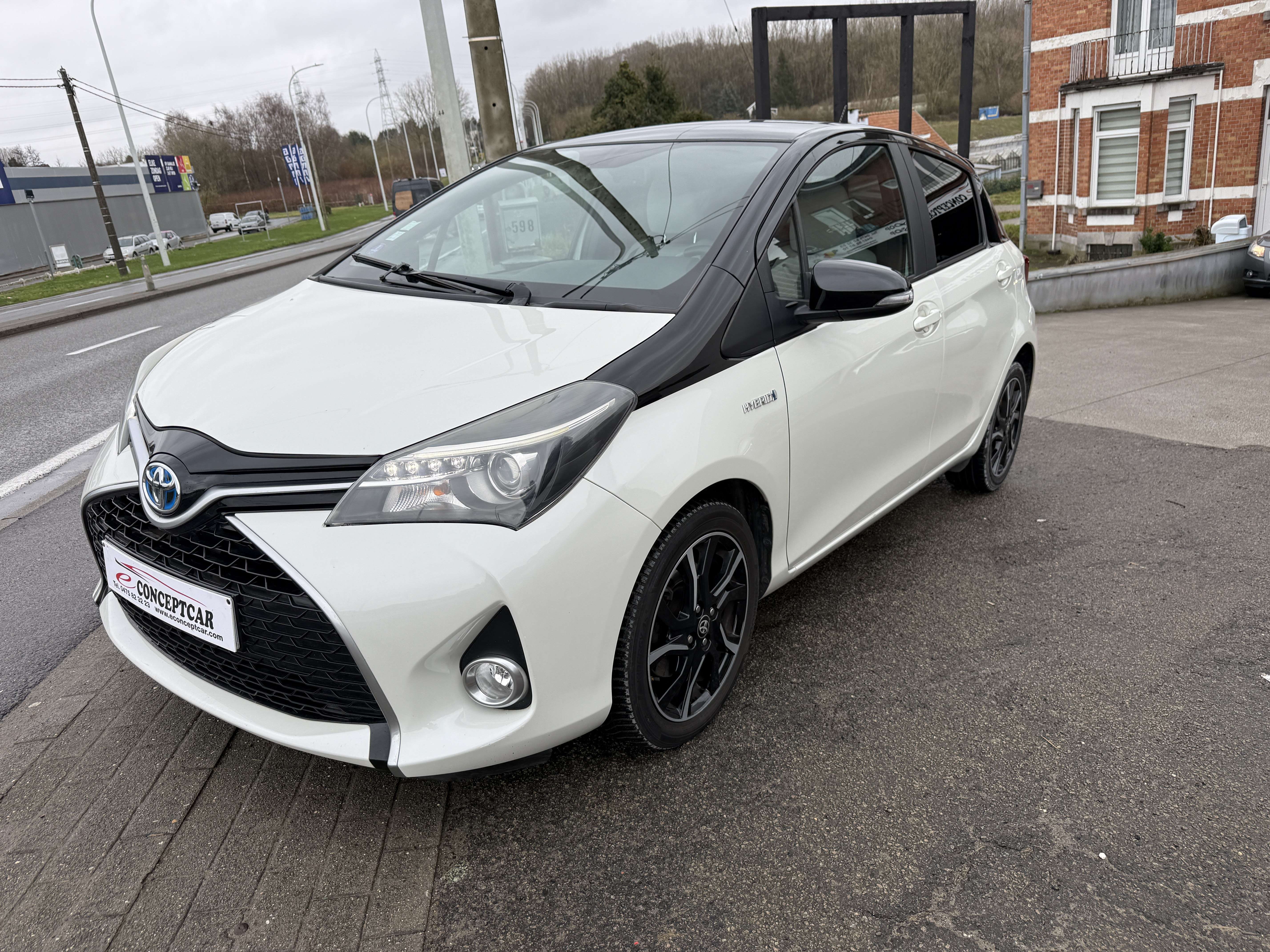 Toyota Yaris Yaris 1.,5  HYBRIDE VVT-i 16v Linea Sol