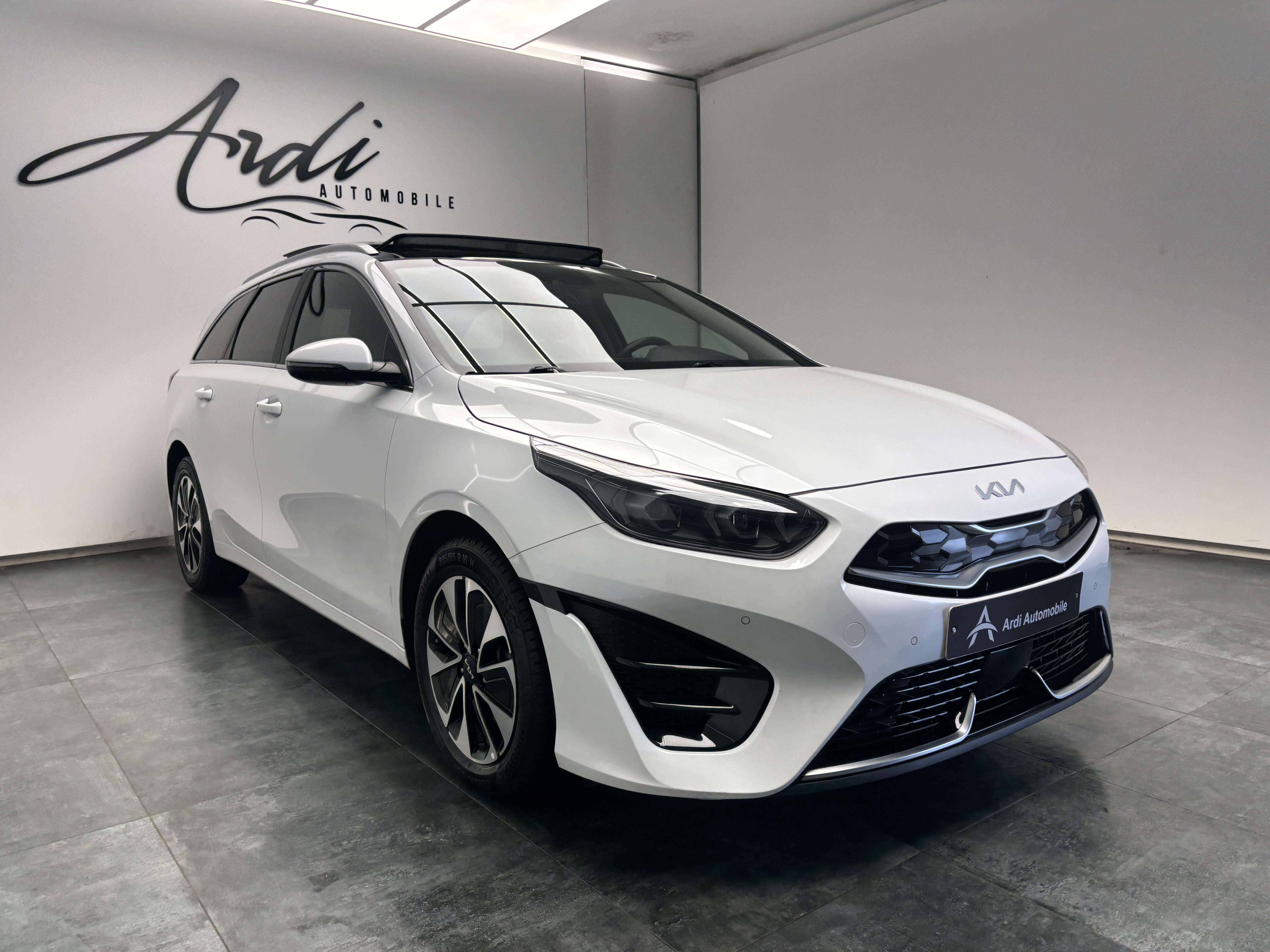 Kia Ceed / cee'd 1.6i PHEV *TOIT OUV*CARPLAY*1ER PROPRIO*GARANTIE*