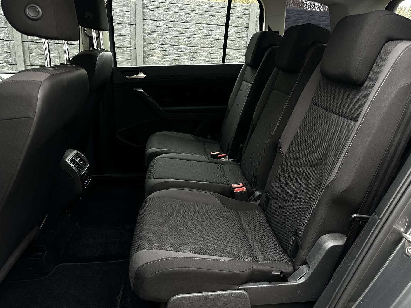 Volkswagen Touran 1.6 TDi SCR Trendline GPS/SENSOR/CRUISE ACC/CLIM