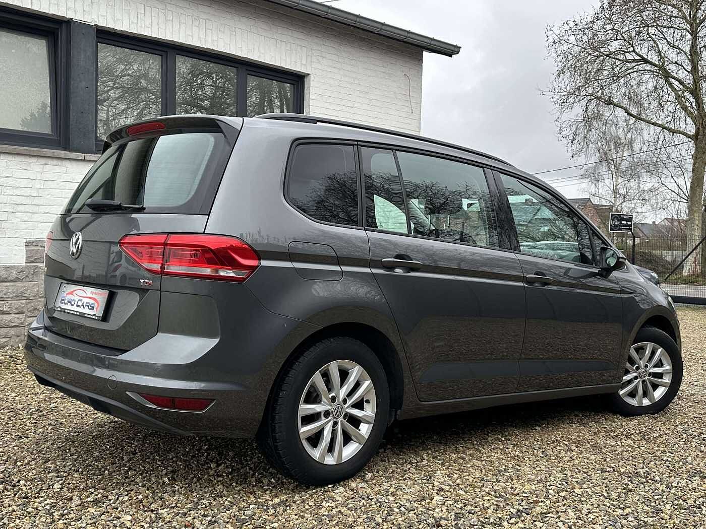 Volkswagen Touran 1.6 TDi SCR Trendline GPS/SENSOR/CRUISE ACC/CLIM