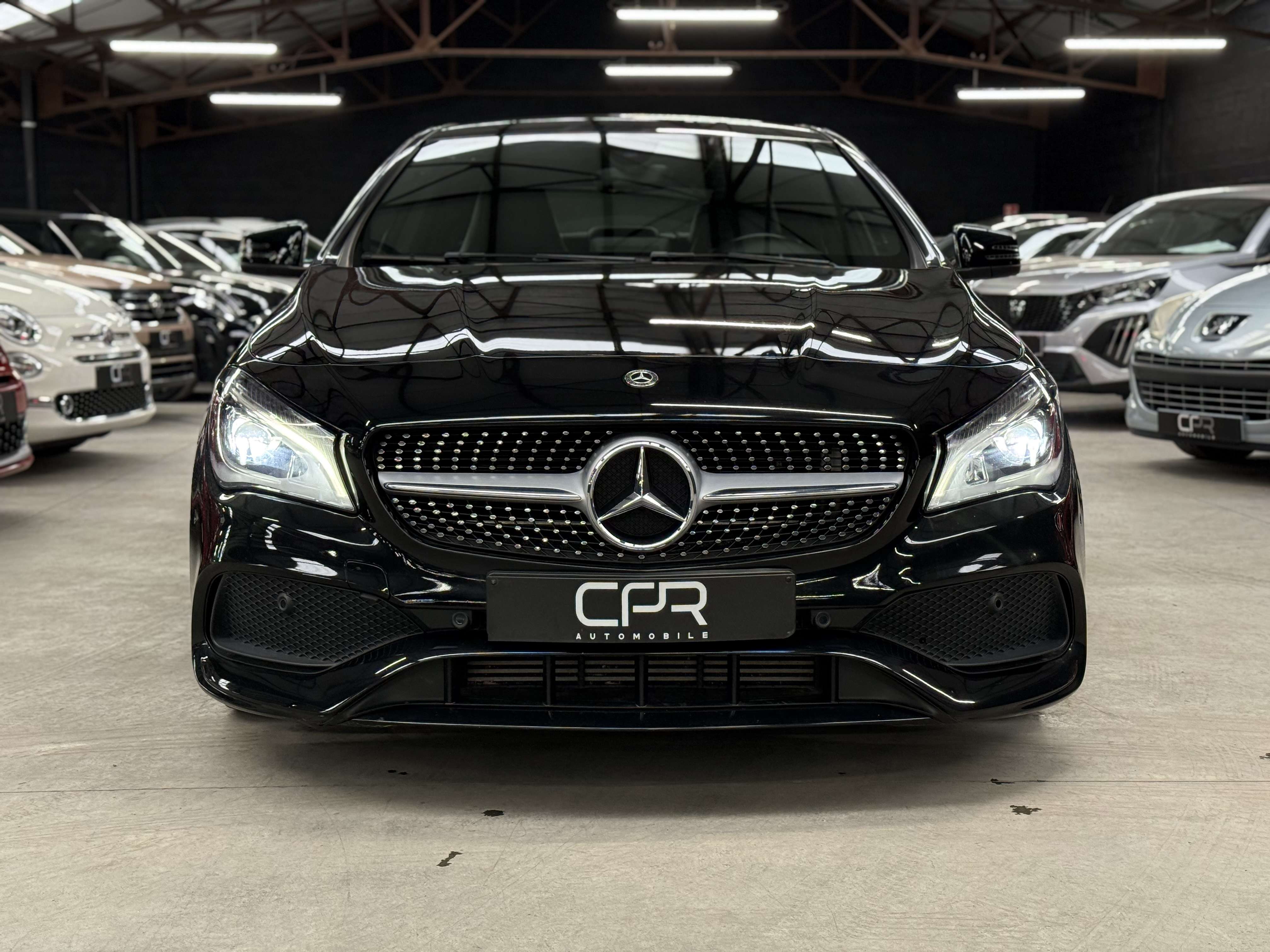 Mercedes-Benz CLA 180 i * PACK AMG * CARNET COMPLET * GPS * CAMERA * LED