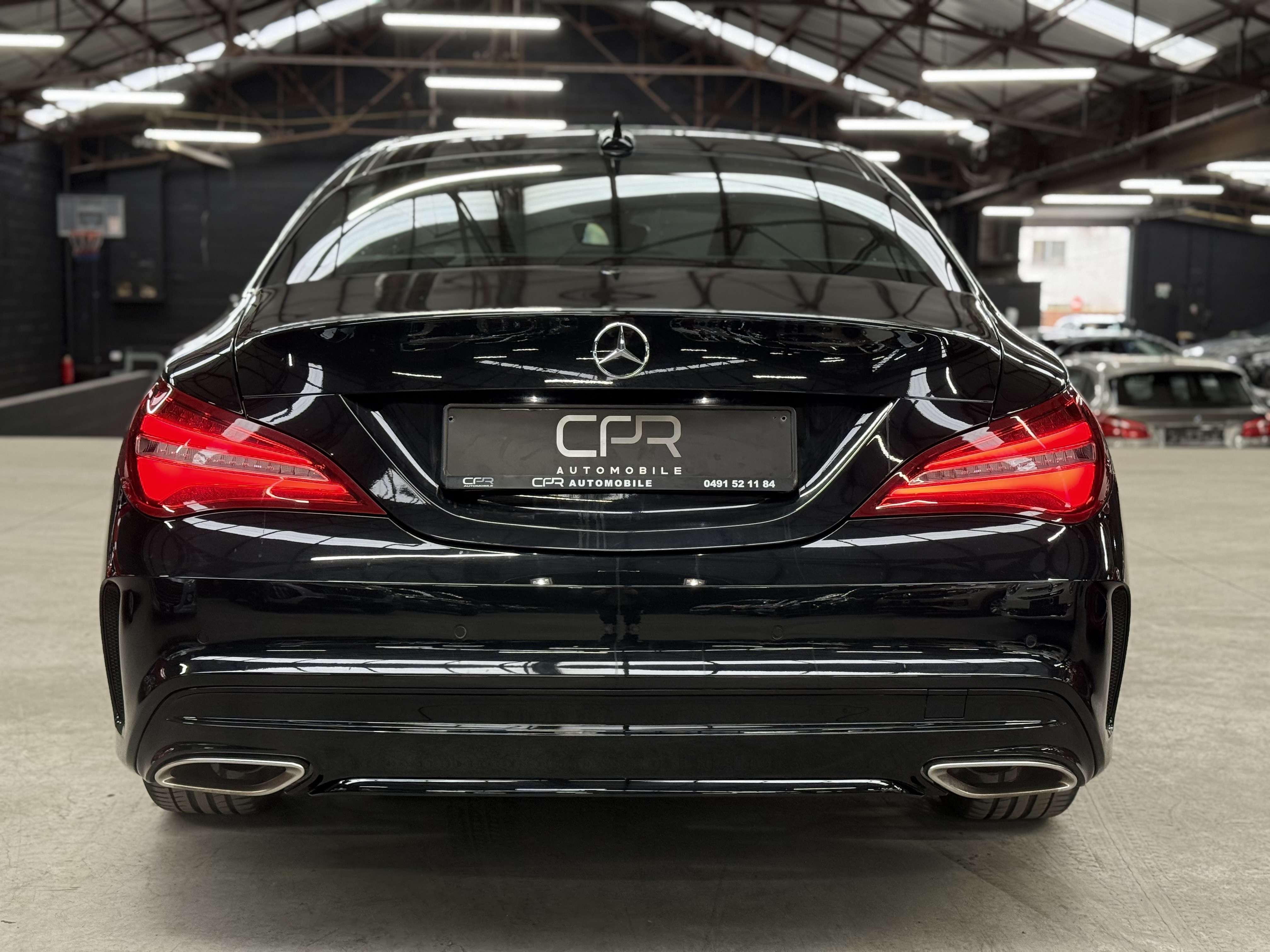 Mercedes-Benz CLA 180 i * PACK AMG * CARNET COMPLET * GPS * CAMERA * LED