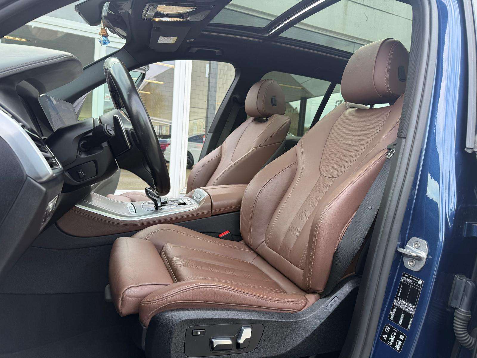 BMW X5 M M50 dAS UTULITAIRE CUIR HUD TOIT PANO AMBIANCE