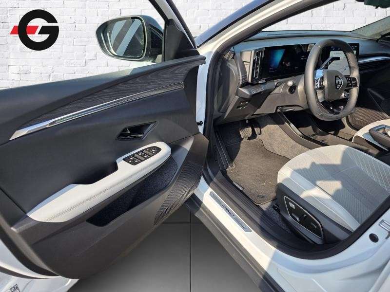 Renault Scenic Iconic 220 Long Range