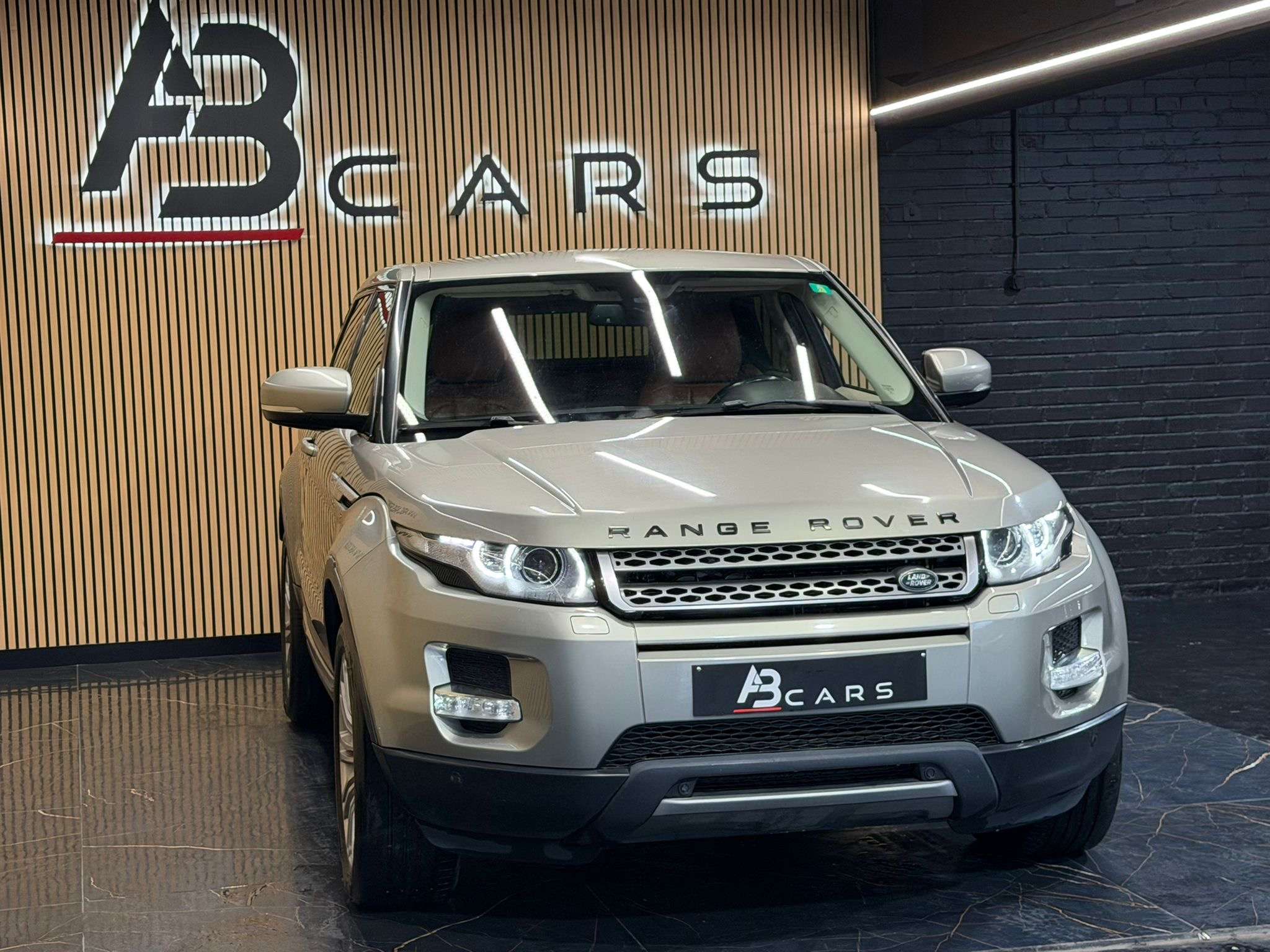 Land Rover Range Rover Evoque 2.2 TD4 4WD Prestige * 1ER PROPRIETAIRE *