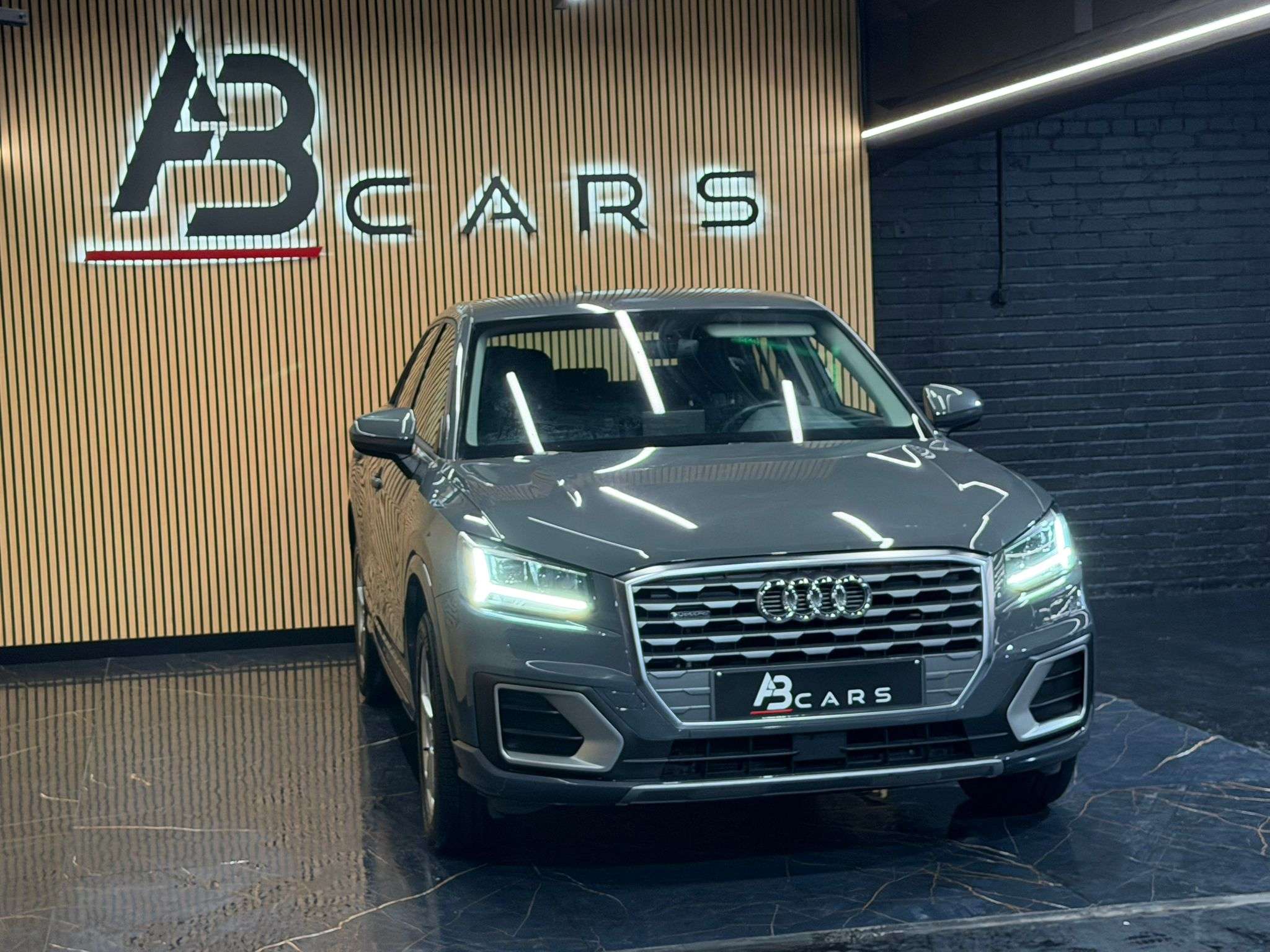Audi Q2 2.0 TDi Quattro S port S tronic line * GAR 12 MOIS