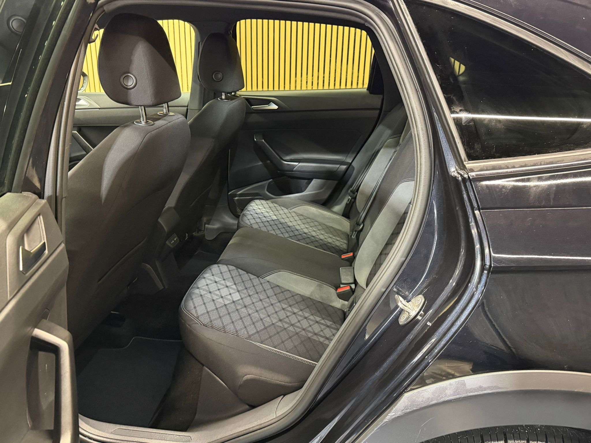 Volkswagen Taigo 1.0 TSI R-Line DSG * GARANTIE 12 MOIS * 1ER PROP