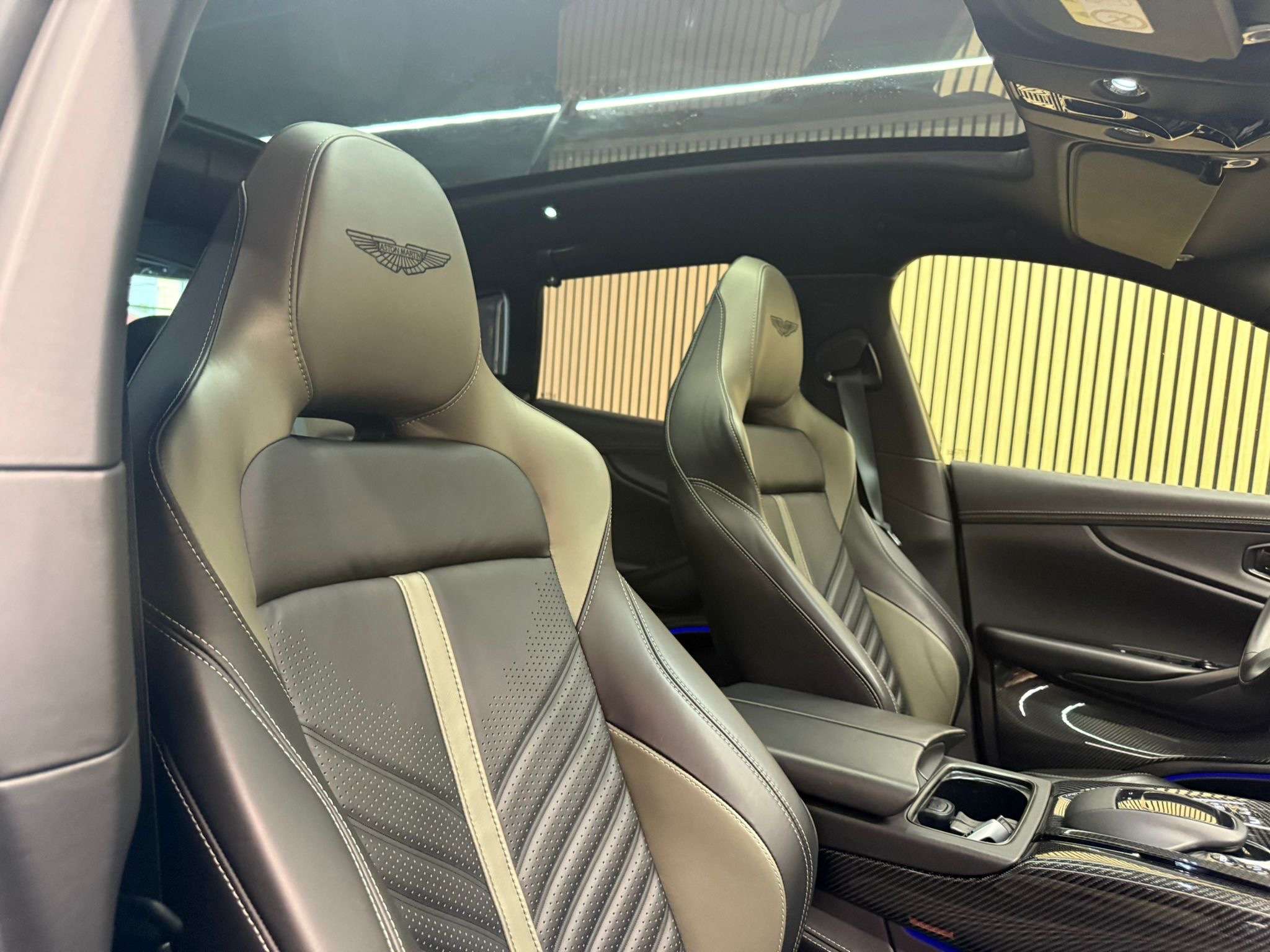 Aston Martin DBX 4.0i BI-TURBO * 707 * PACK CARBON * FULL OPTIONS