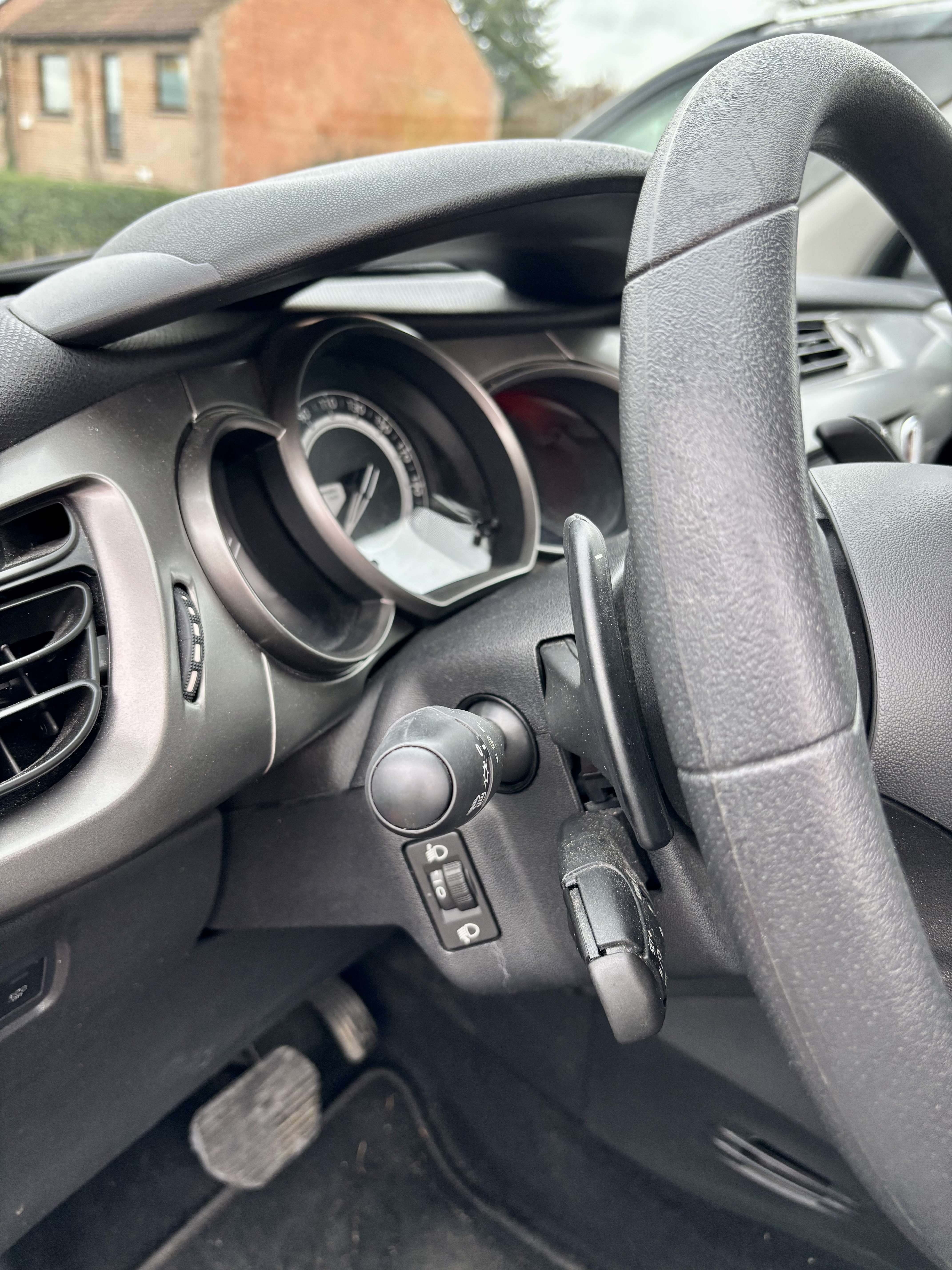 Citroen C3 E-hdi 70 bva avec 25000 km car-pass euro 5b