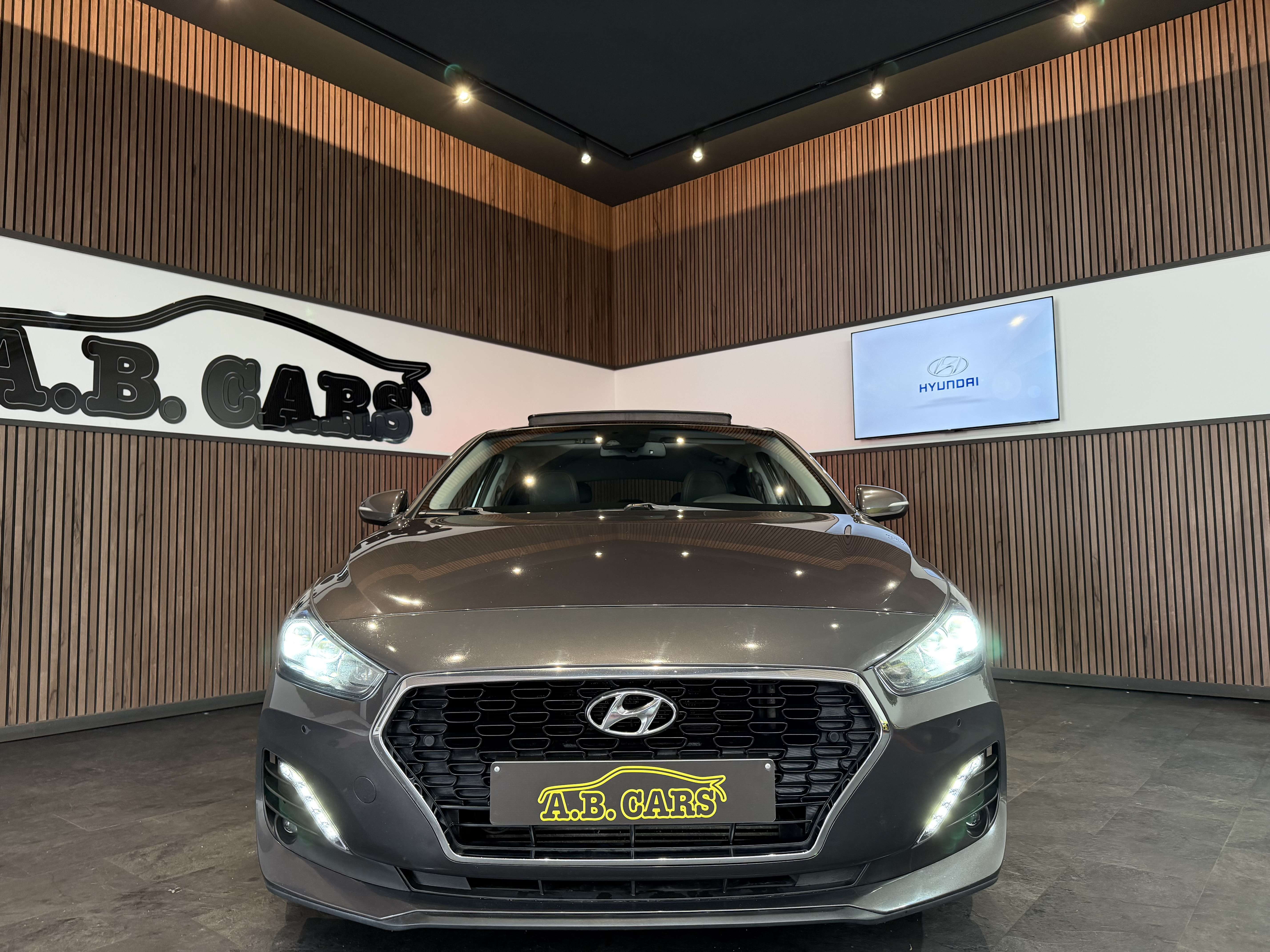 Hyundai i30 Fastback 1.4 T-GDi * AUTOMATIQUE*GARANTIE 12M*