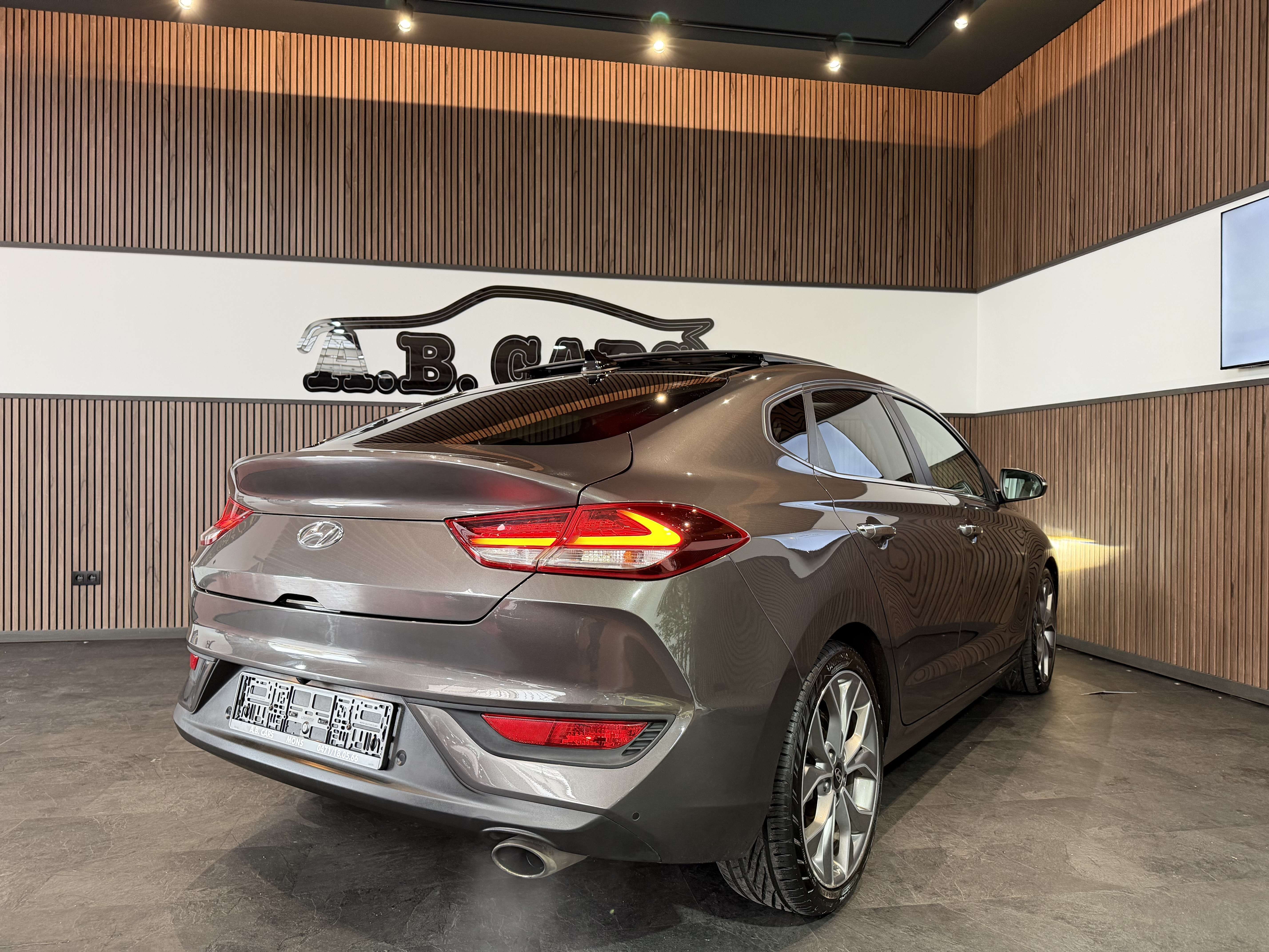 Hyundai i30 Fastback 1.4 T-GDi * AUTOMATIQUE*GARANTIE 12M*