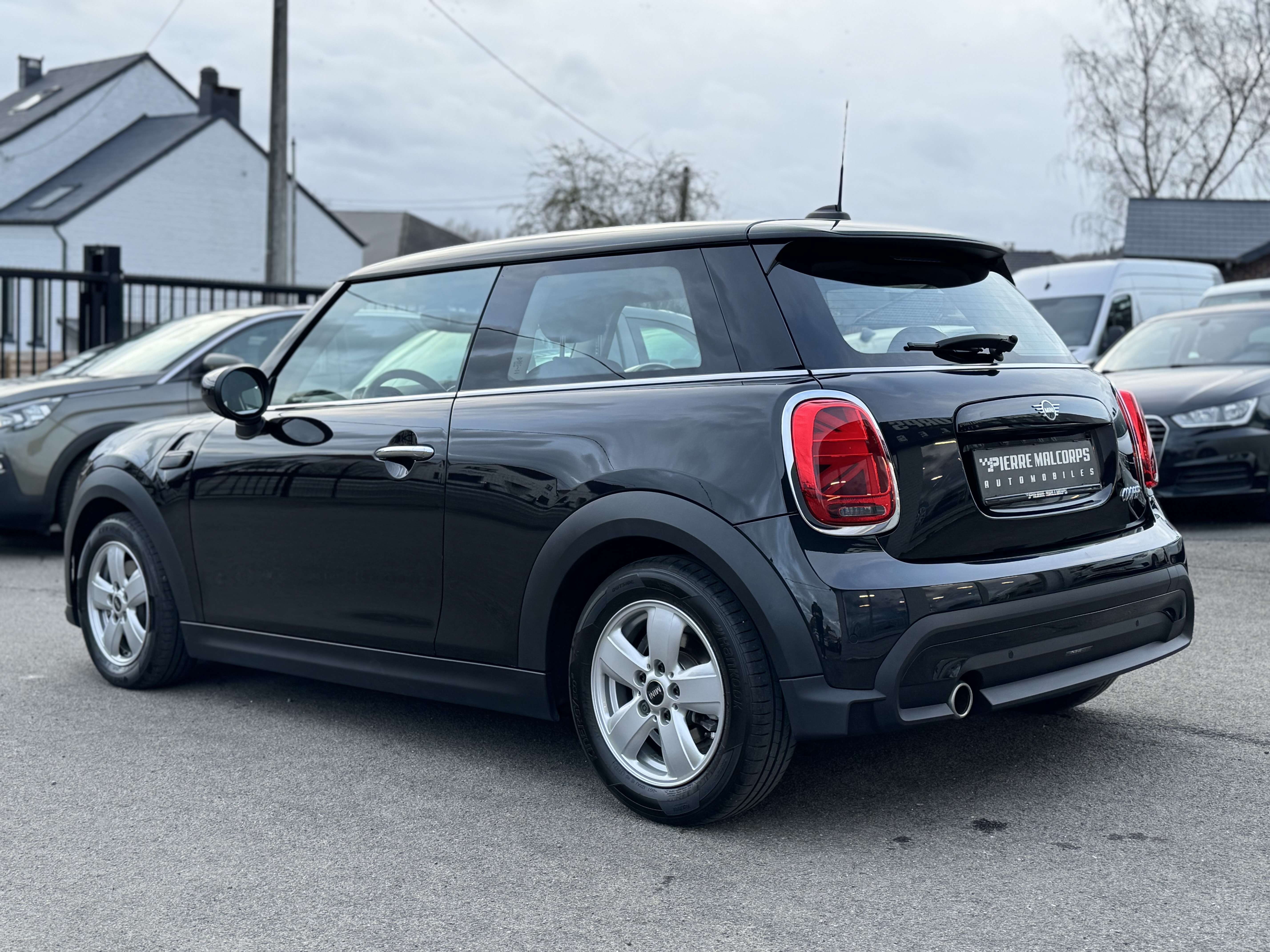 MINI Cooper 1.5 AUTO. 6D / NAV / AIRCO / LED / CARPLAY / PDC /