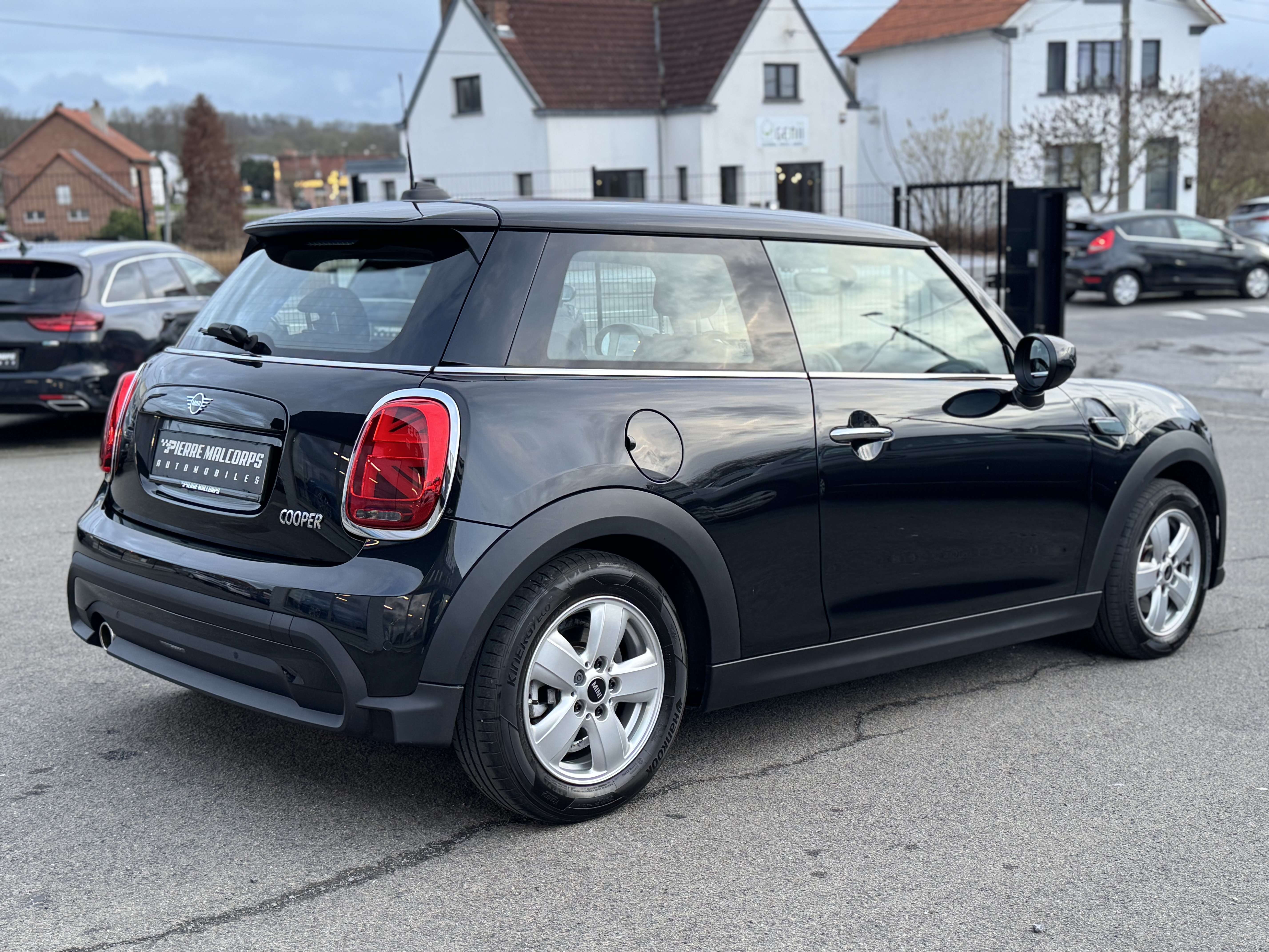 MINI Cooper 1.5 AUTO. 6D / NAV / AIRCO / LED / CARPLAY / PDC /
