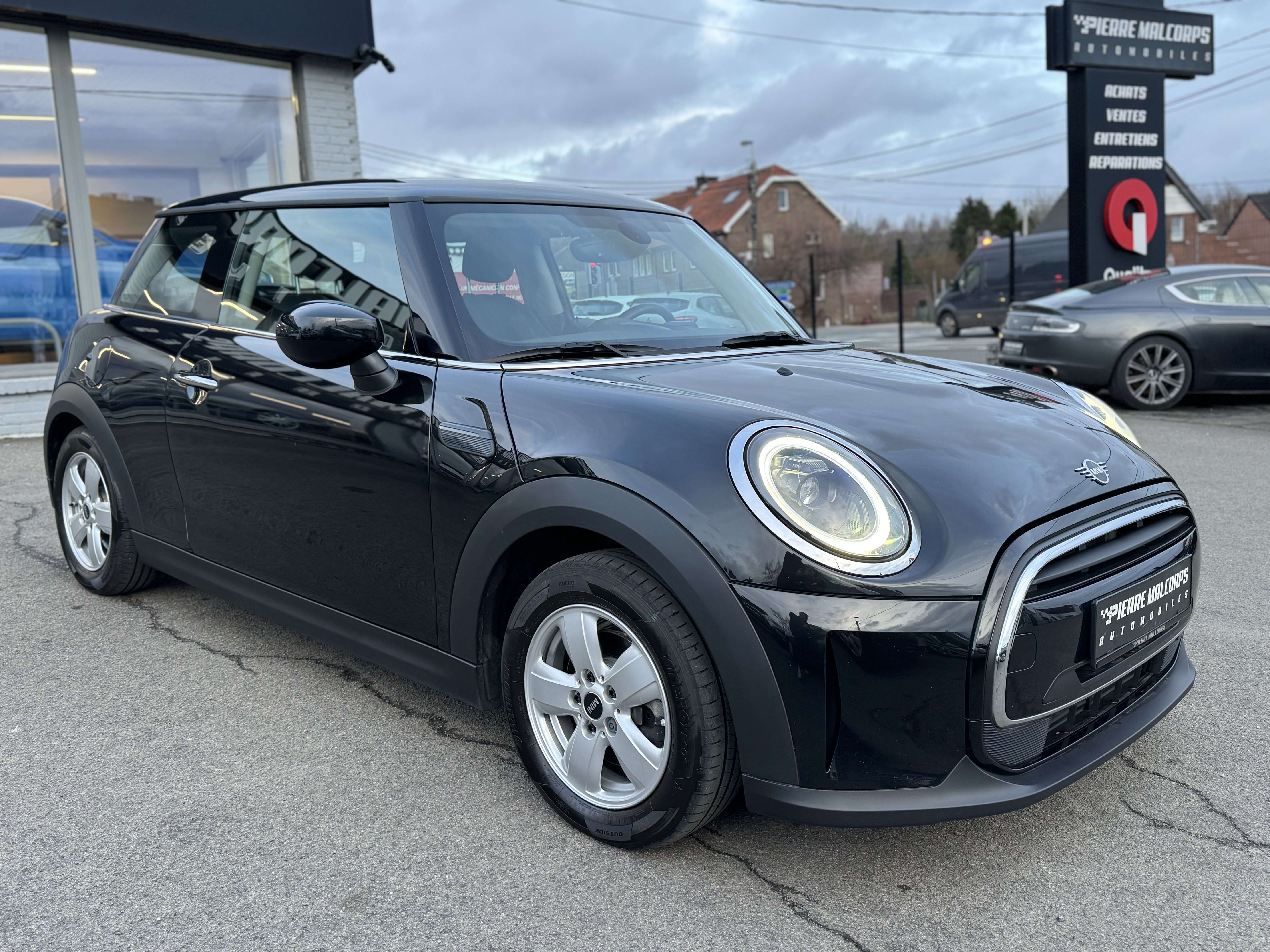 MINI Cooper 1.5 AUTO. 6D / NAV / AIRCO / LED / CARPLAY / PDC /