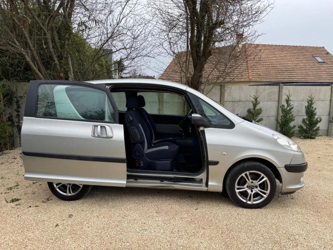Peugeot 1007 1.4 i 75cv