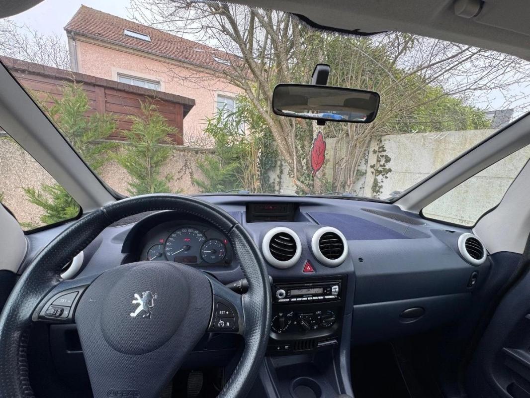 Peugeot 1007 1.4 i 75cv