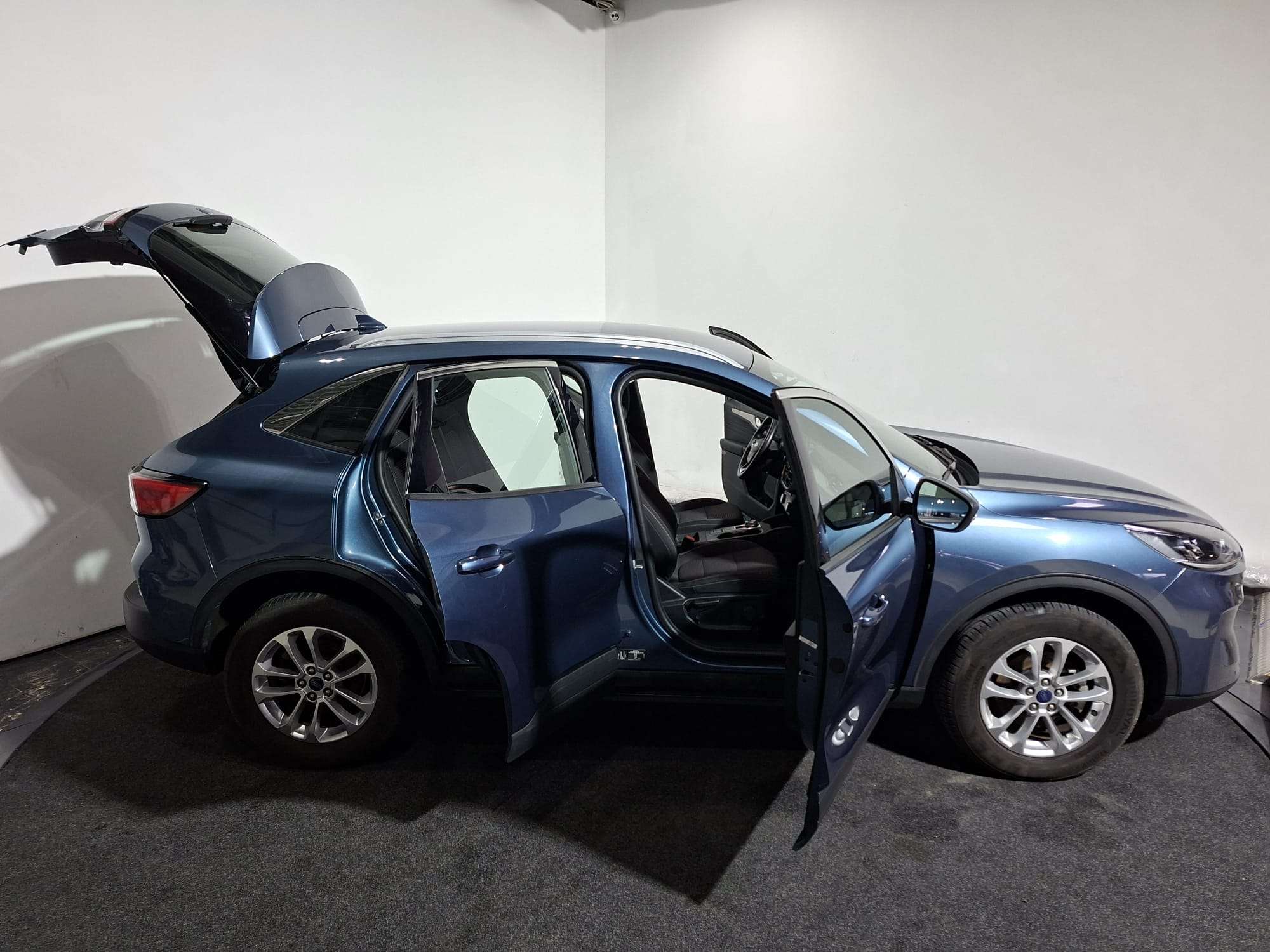 Ford Kuga 2.5cc Airco | Navi | Automaat I NET 12717
