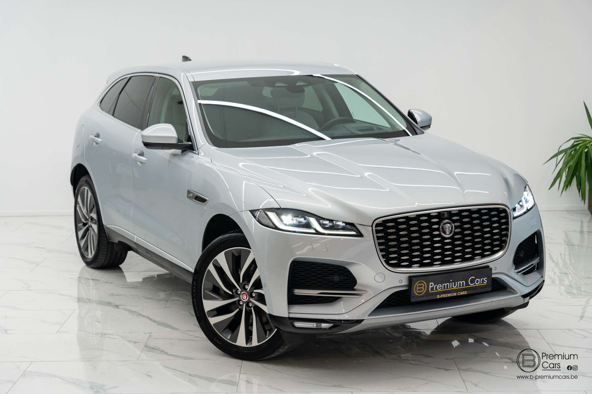 Jaguar F-Pace AWD P400e! Luxury line! Ultra full options! ACC!