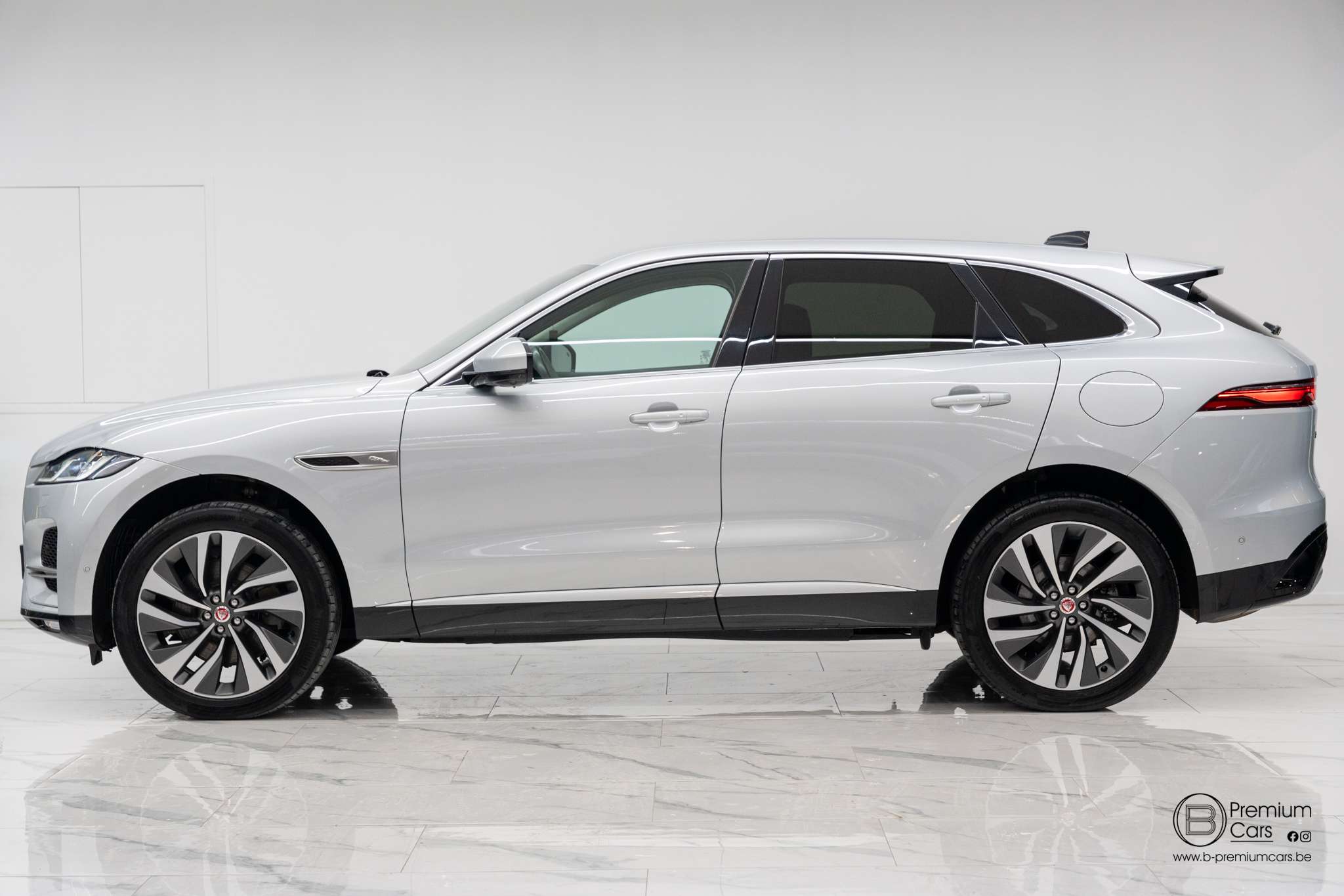 Jaguar F-Pace AWD P400e! Luxury line! Ultra full options! ACC!