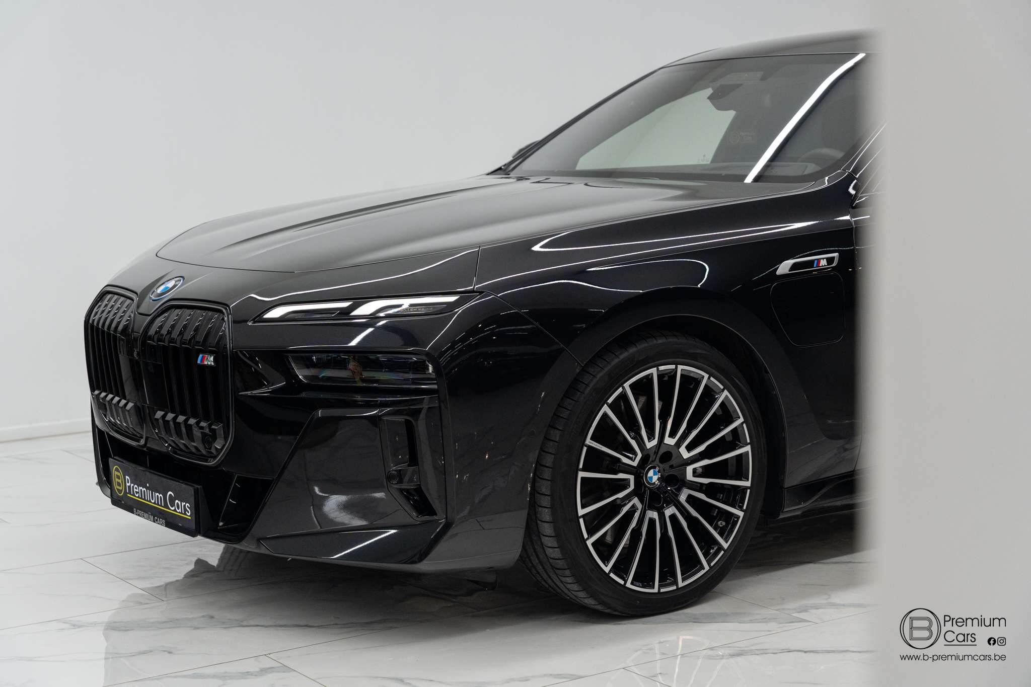 BMW 760 e M xDrive Individual! FULL OPTIONS! Black pack!
