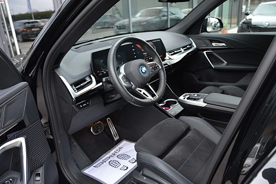 BMW iX1 eDrive20 M-Sport Pro/360°Cam/HUD/ACC/Keyless/19"