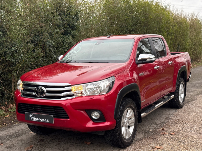 Toyota HILUX 2.4 D-4D 150CH DOUBLE CABINE INVINCIBLE 4WD * 2017 * GARANTIE