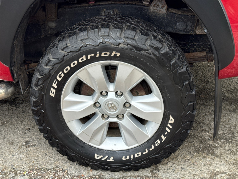 Toyota HILUX 2.4 D-4D 150CH DOUBLE CABINE INVINCIBLE 4WD * 2017 * GARANTIE