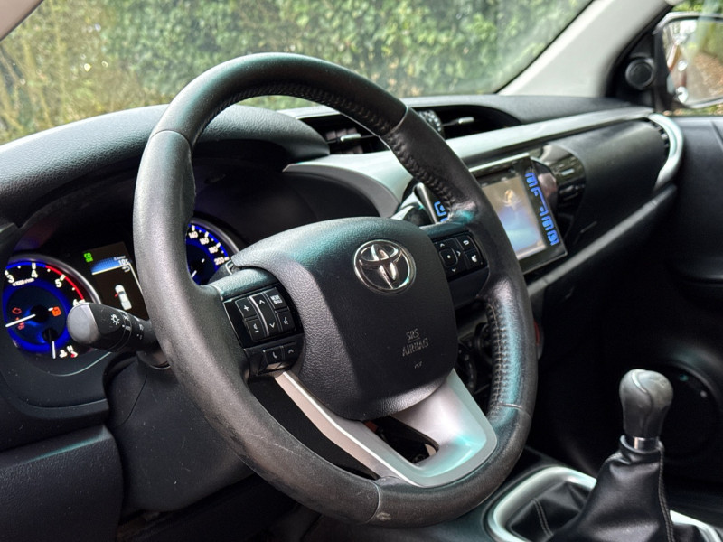 Toyota HILUX 2.4 D-4D 150CH DOUBLE CABINE INVINCIBLE 4WD * 2017 * GARANTIE